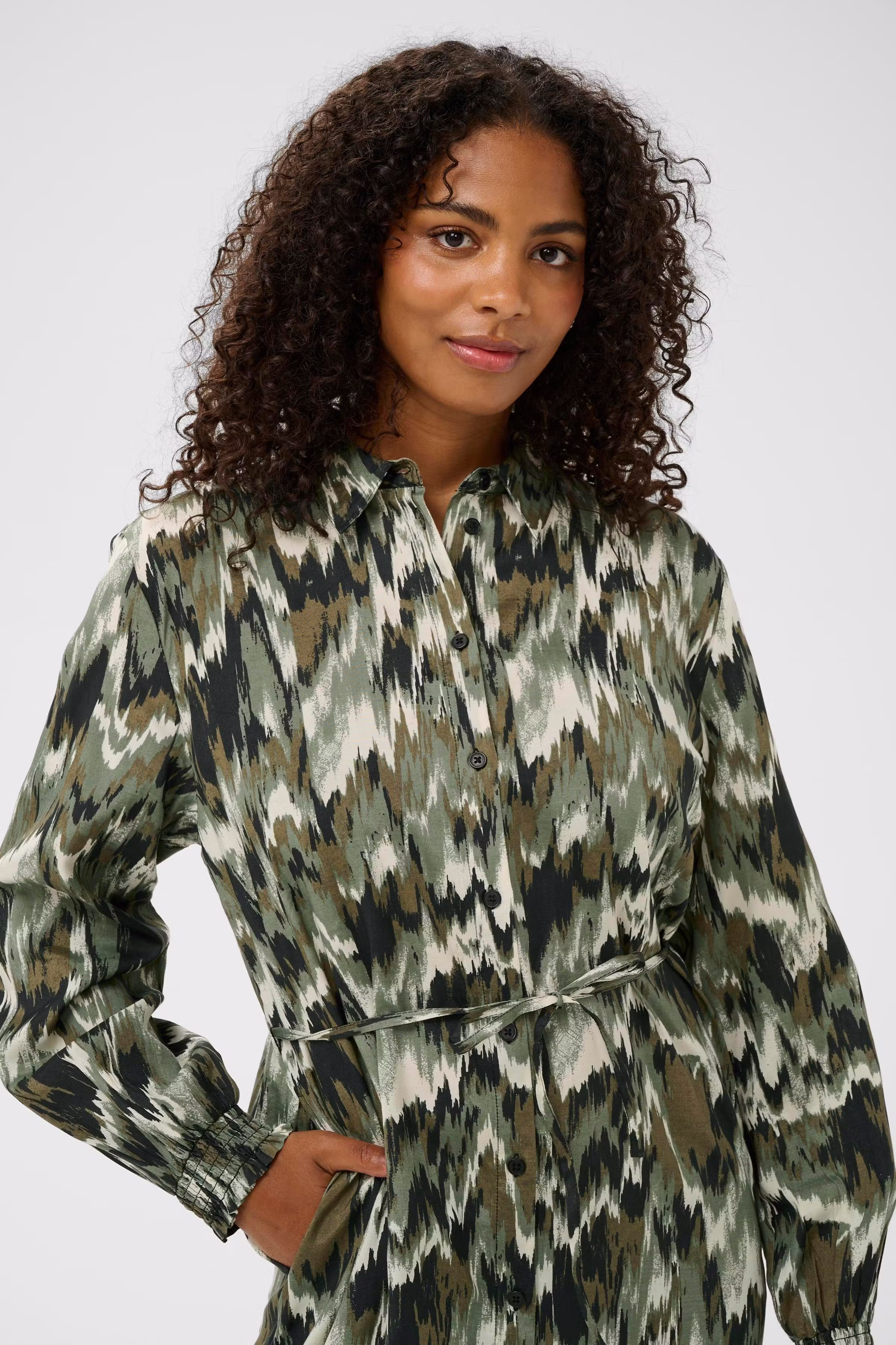 KAkia Kjole LOOKBOOK DETAIL 10511176-108748