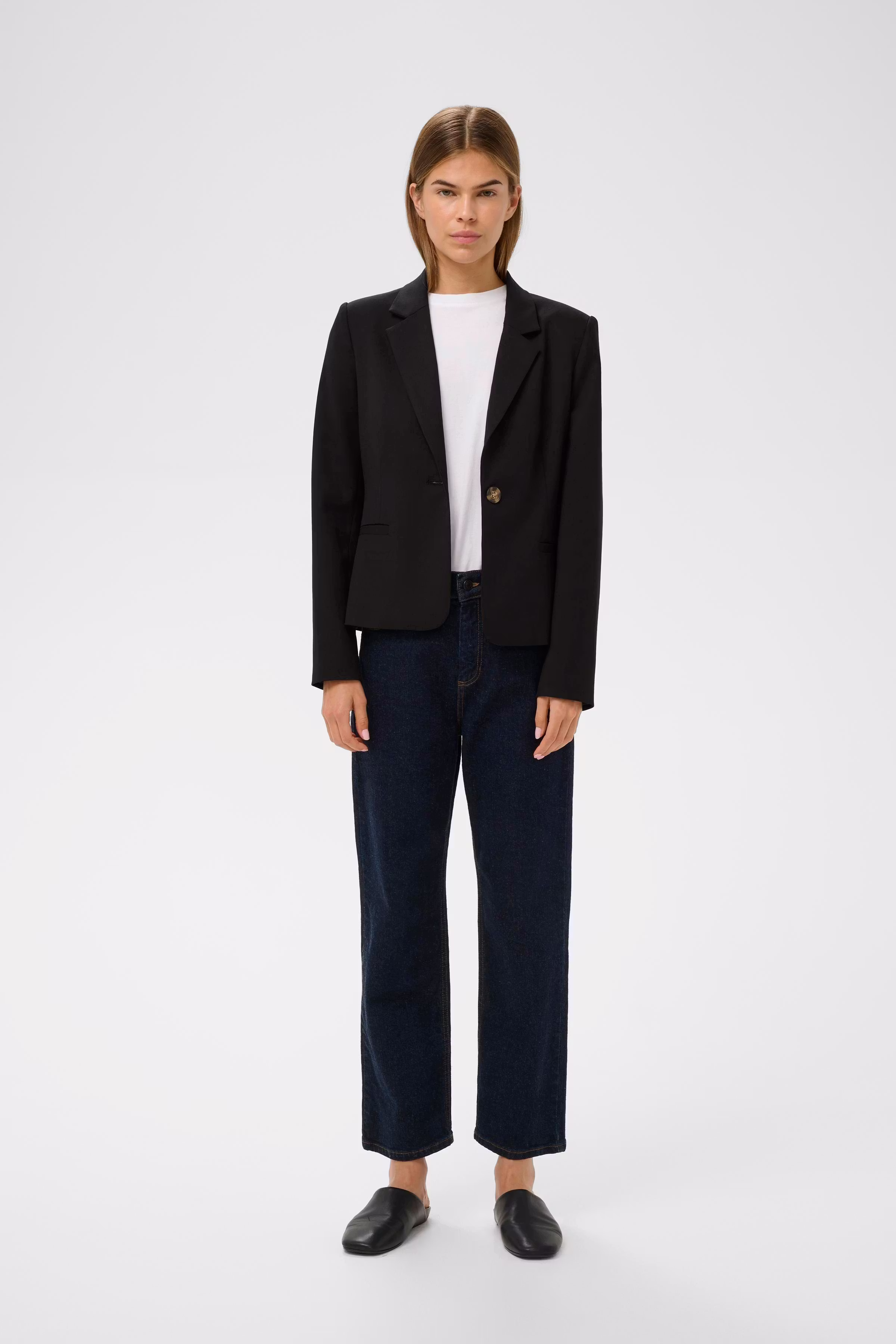 YuktaIW Blazer LOOKBOOK FRONT 30111236-194008