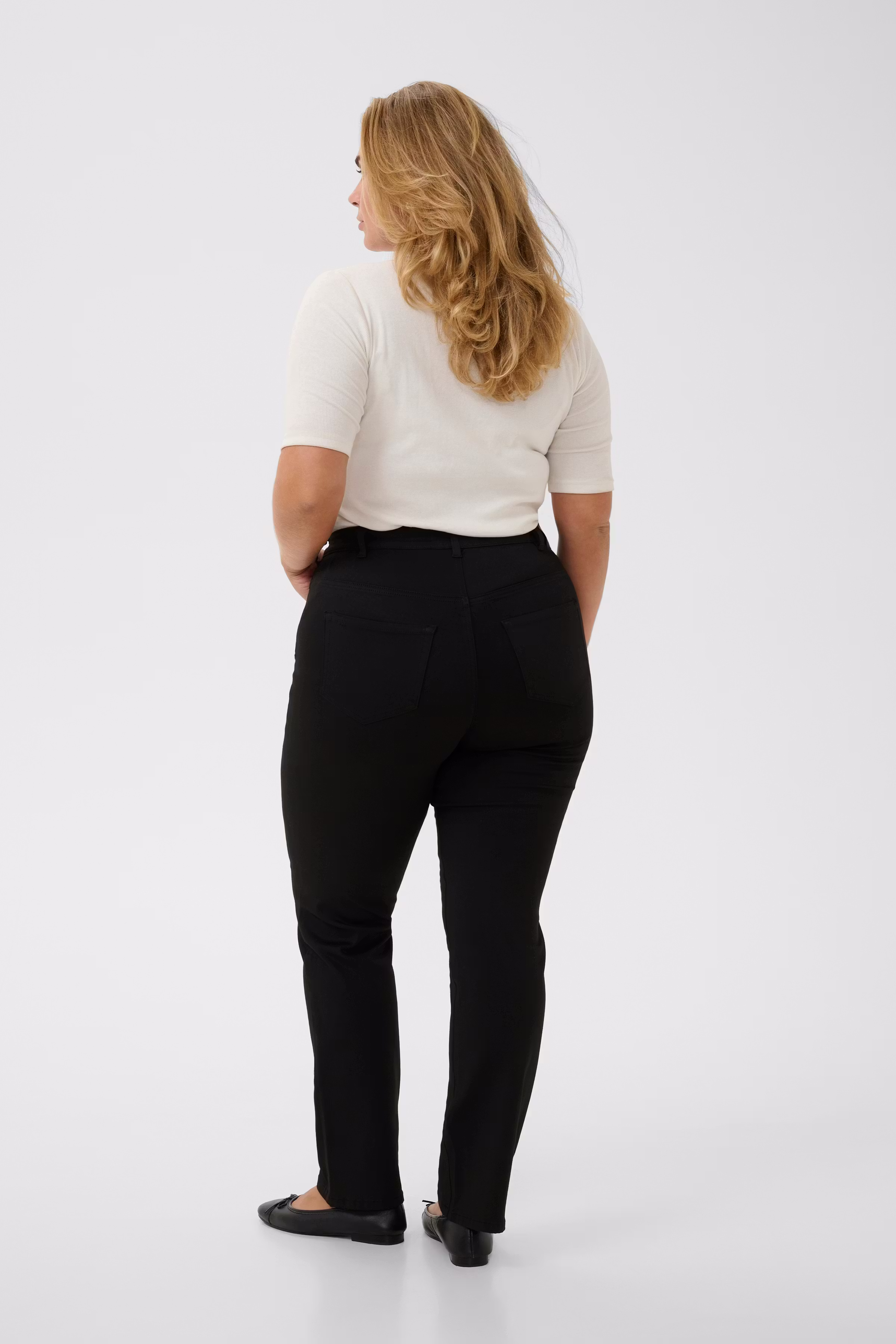 KCdina Straight Jeans LOOKBOOK BACK 10583714-100121