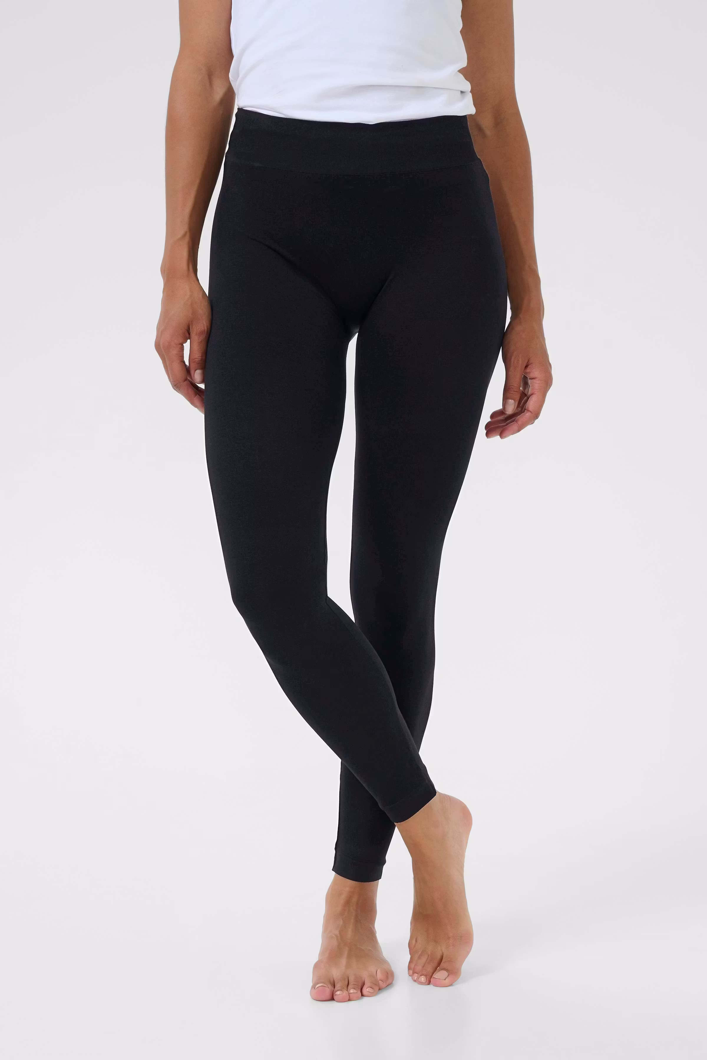 Seamless leggins LOOKBOOK FRONT 40103467-400010