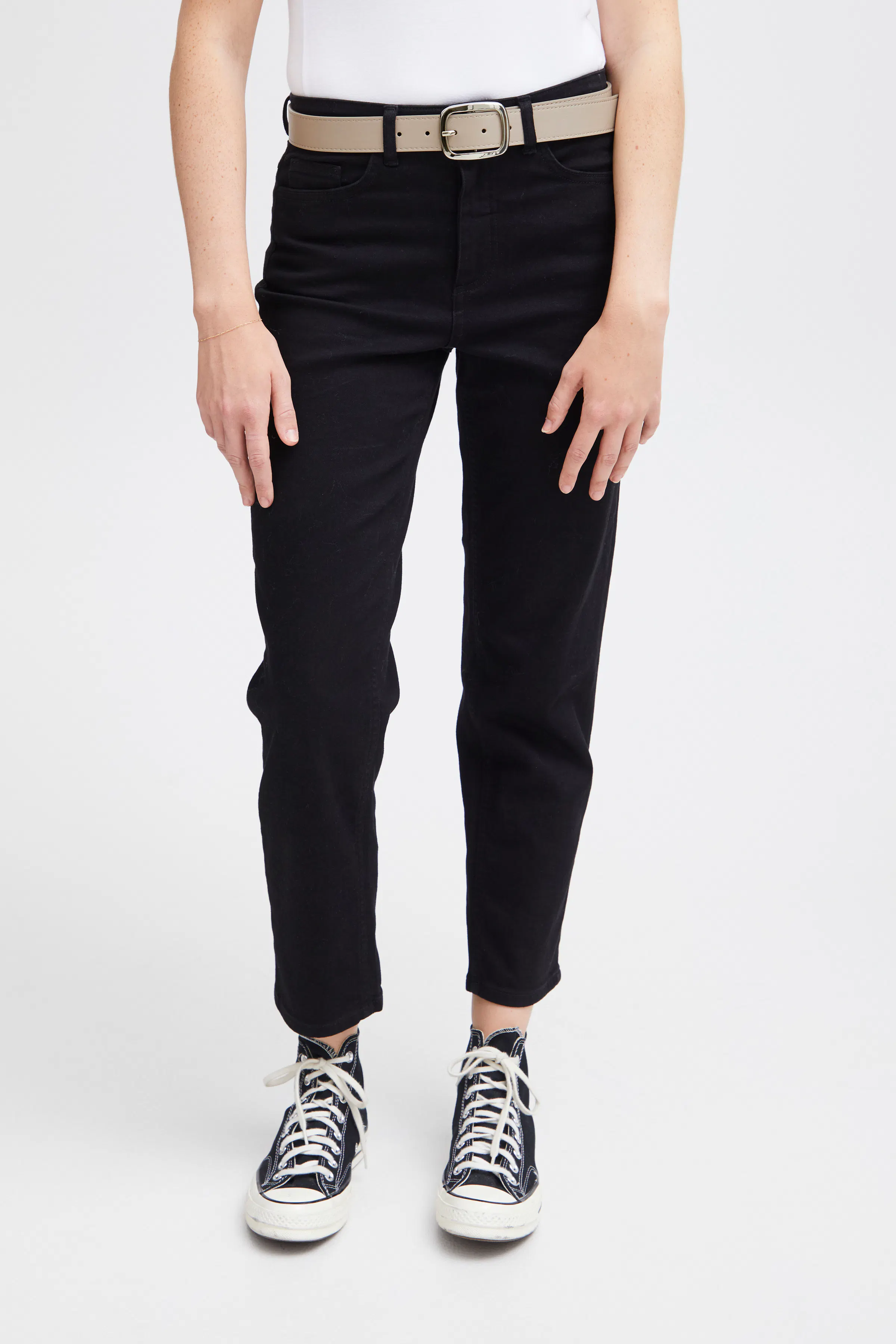 IACORMIA Belte LOOKBOOK FRONT 20120553-151308