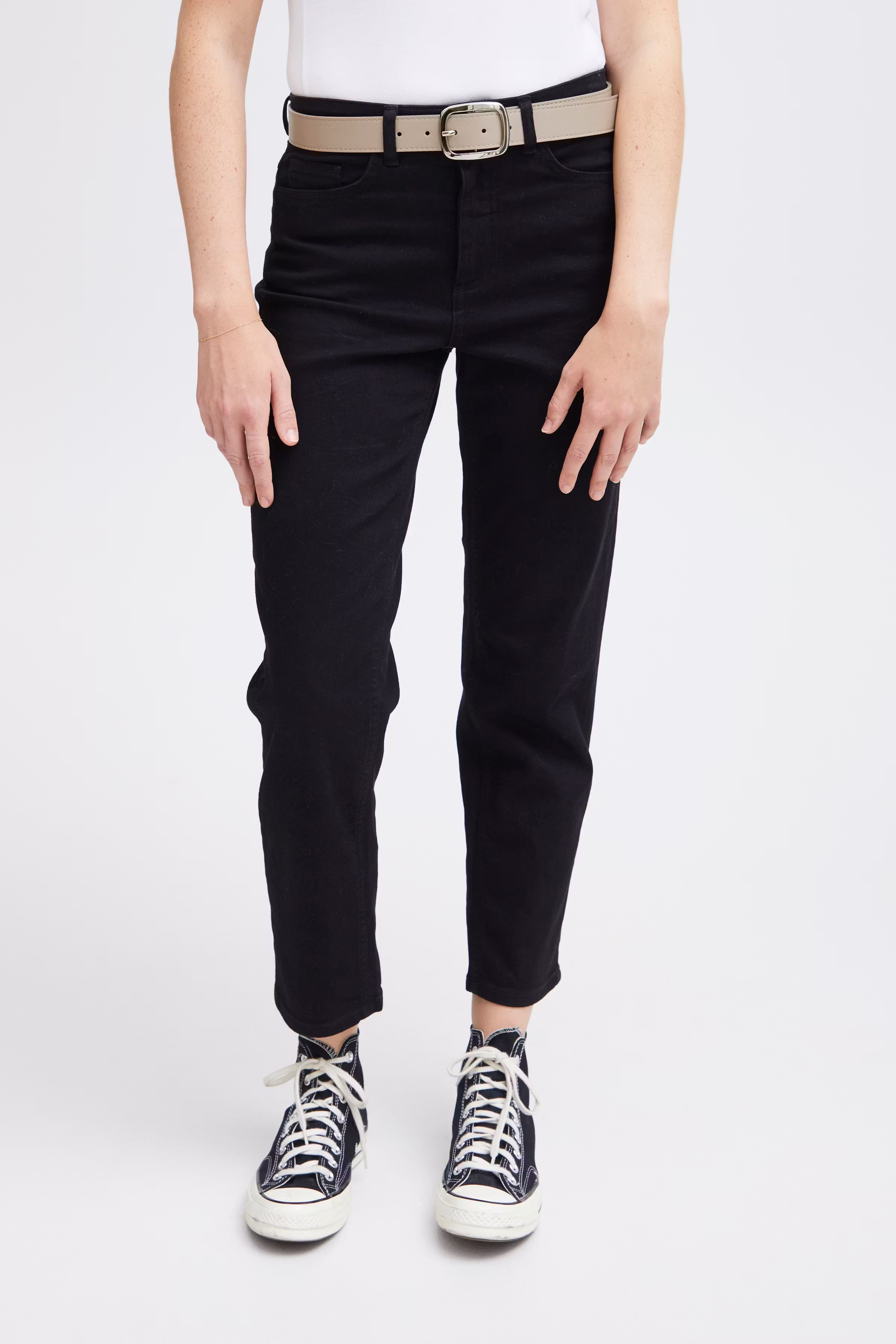 IACORMIA Belte LOOKBOOK FRONT 20120553-151308