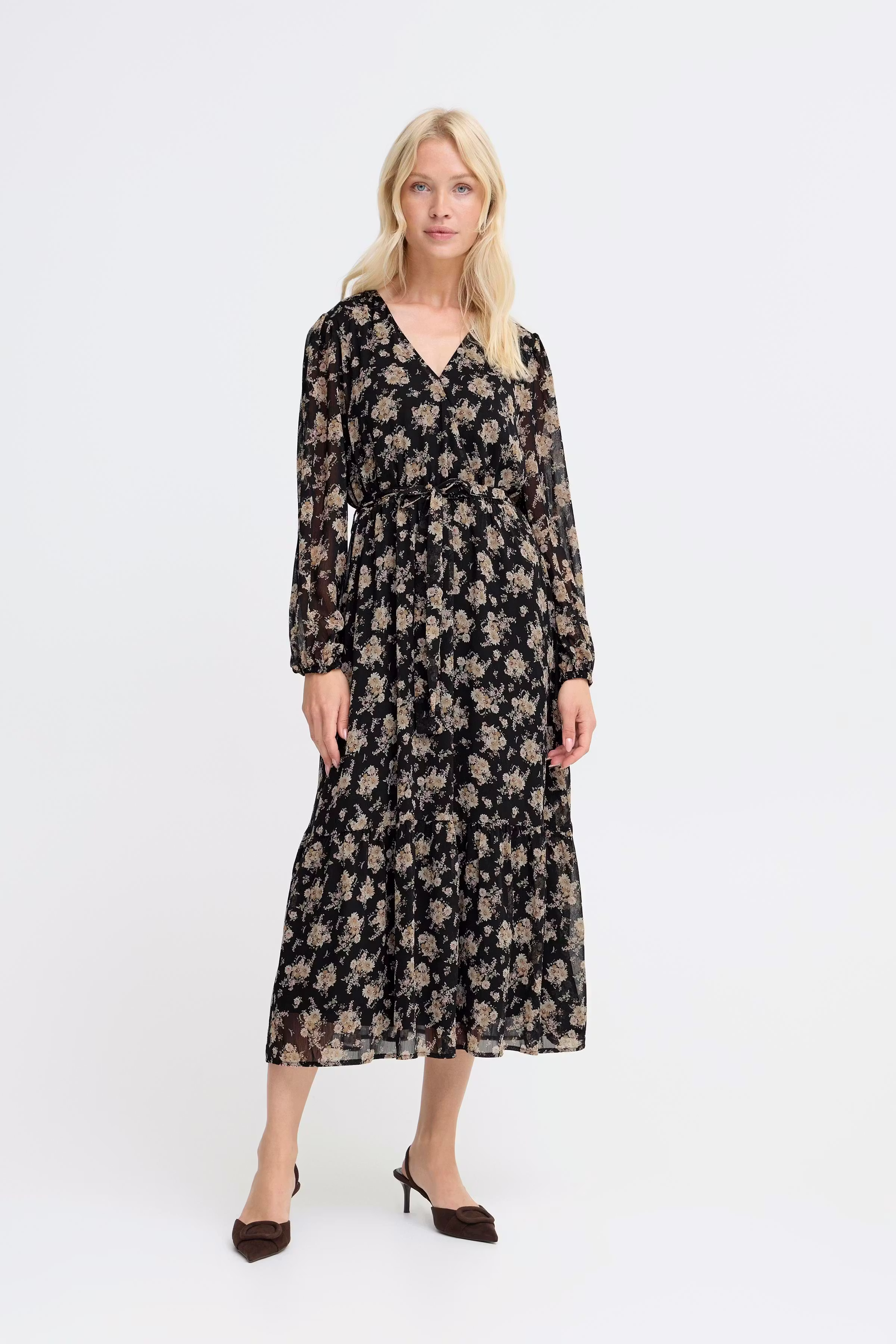 BYXILAYDA Kjole LOOKBOOK FRONT 20819223-900010241