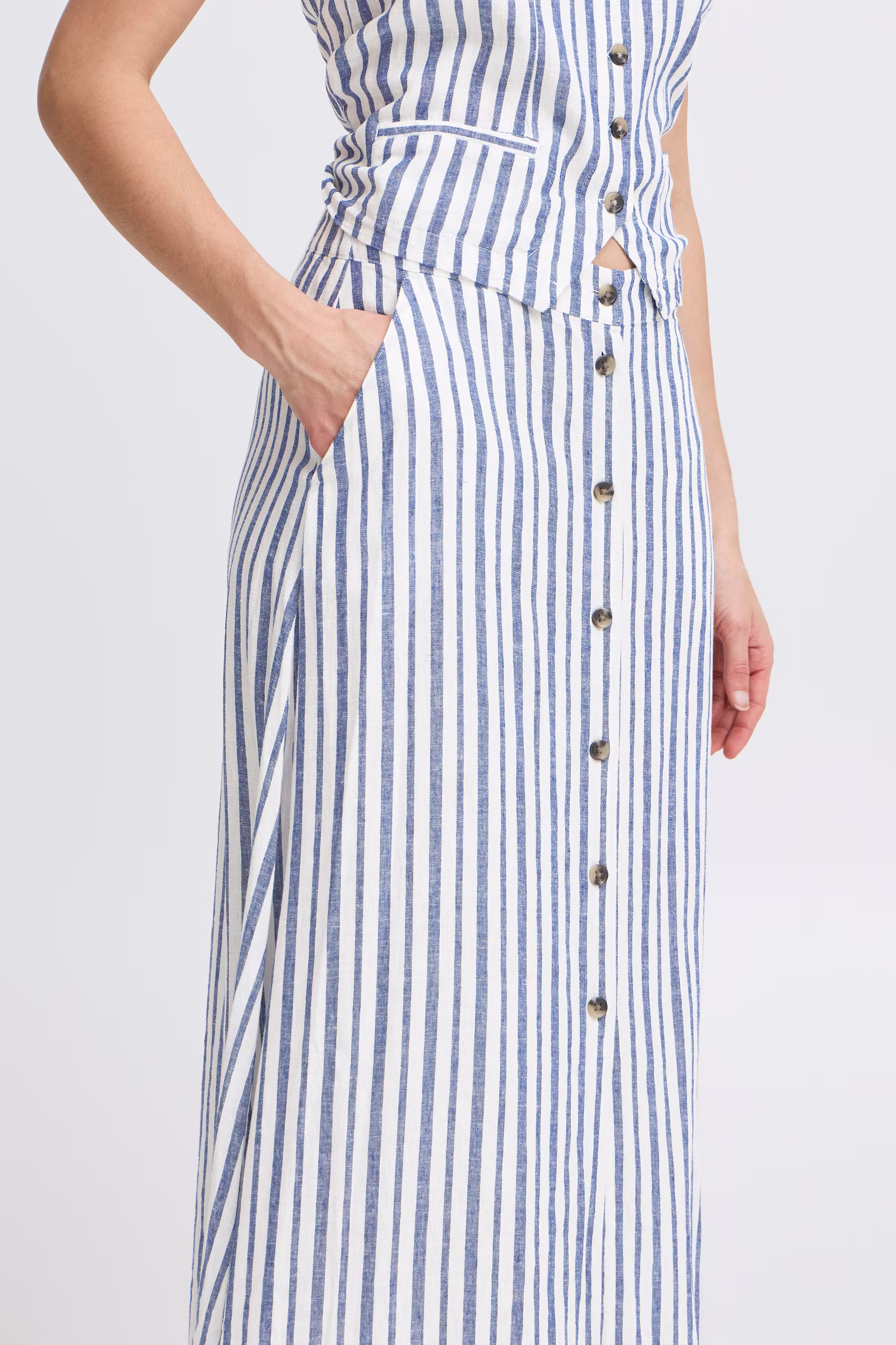 BYFALAKKA Skjørt LOOKBOOK DETAIL 20816610-204548