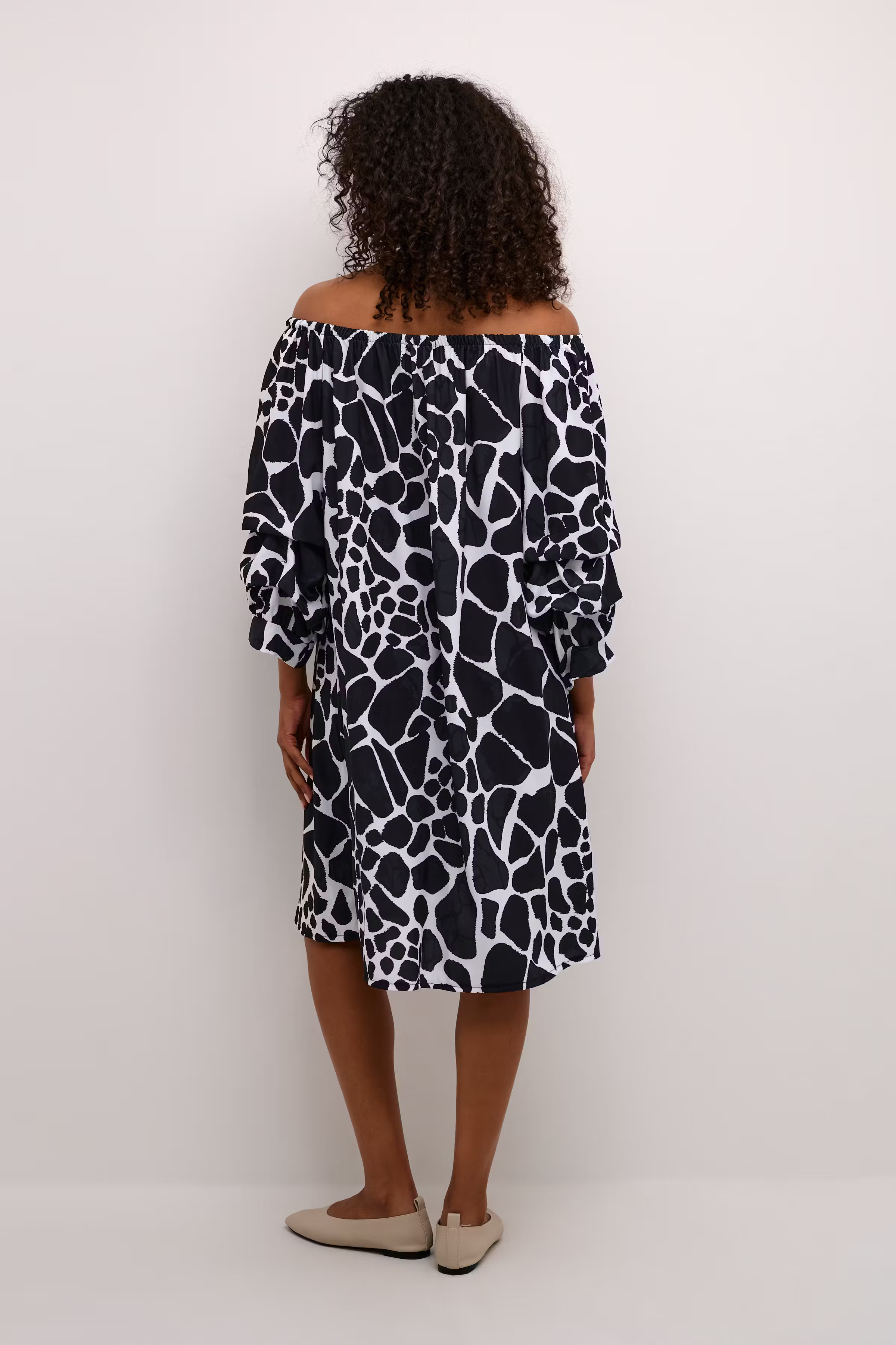 BPpial Kleid LOOKBOOK BACK 40103493-400010