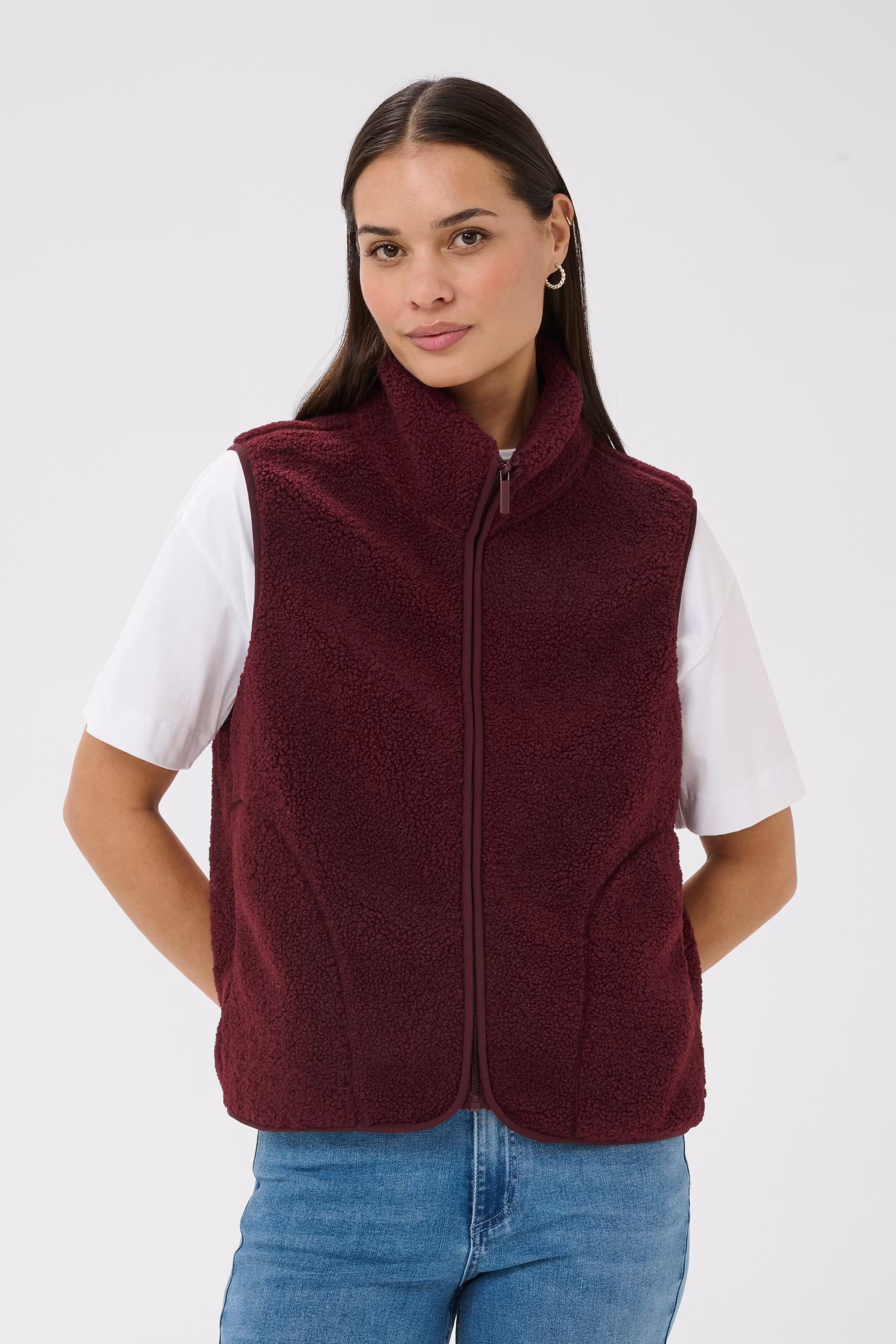 KAally Vest LOOKBOOK FRONT 10512029-191522