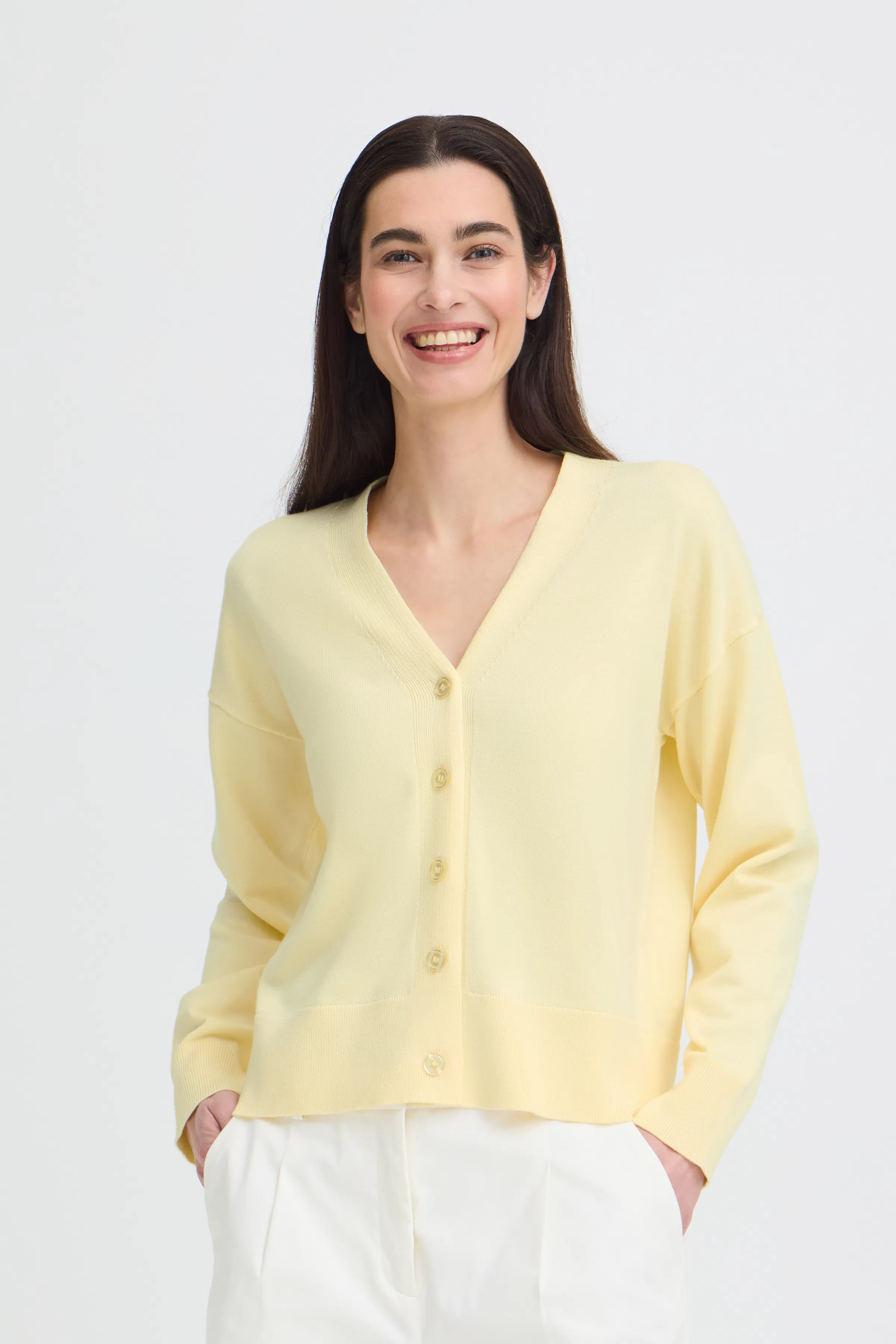 BYMMORLA Cardigan LOOKBOOK FRONT 20818583-110619