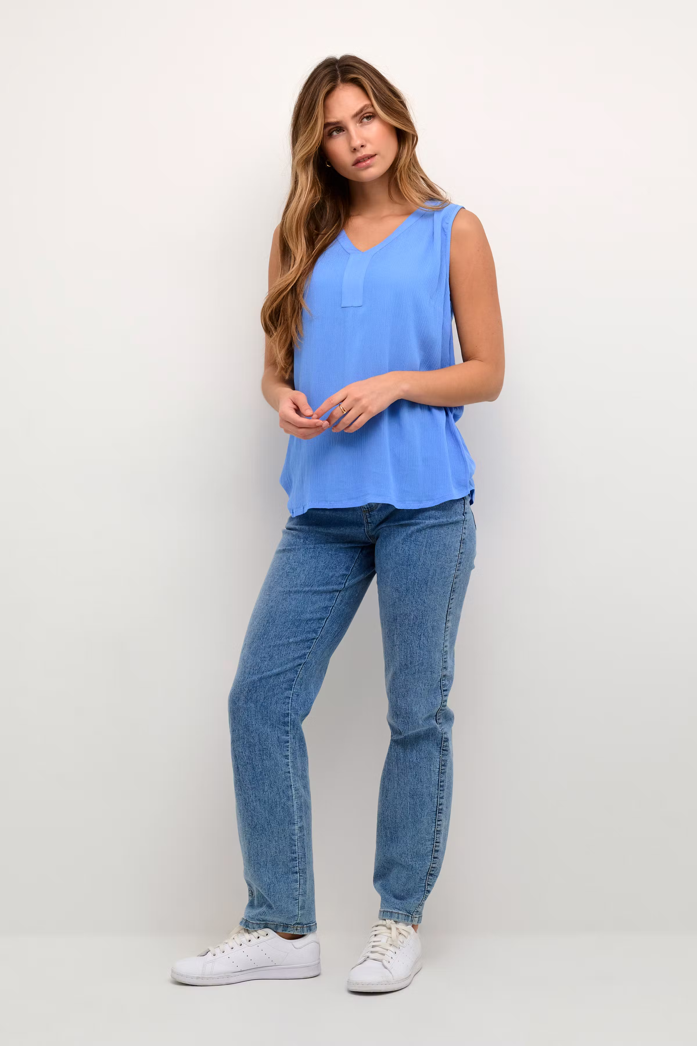 Amber Bluse LOOKBOOK FRONT 501035-184140