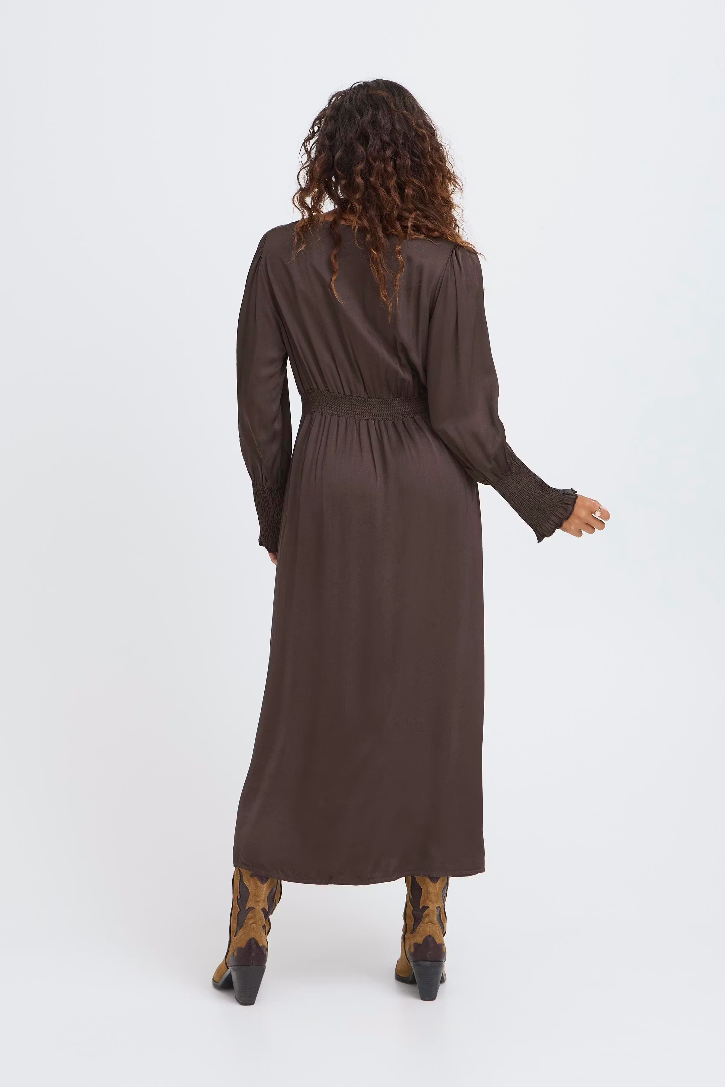 SBOLIVIA Kjole LOOKBOOK BACK 22101104-191109