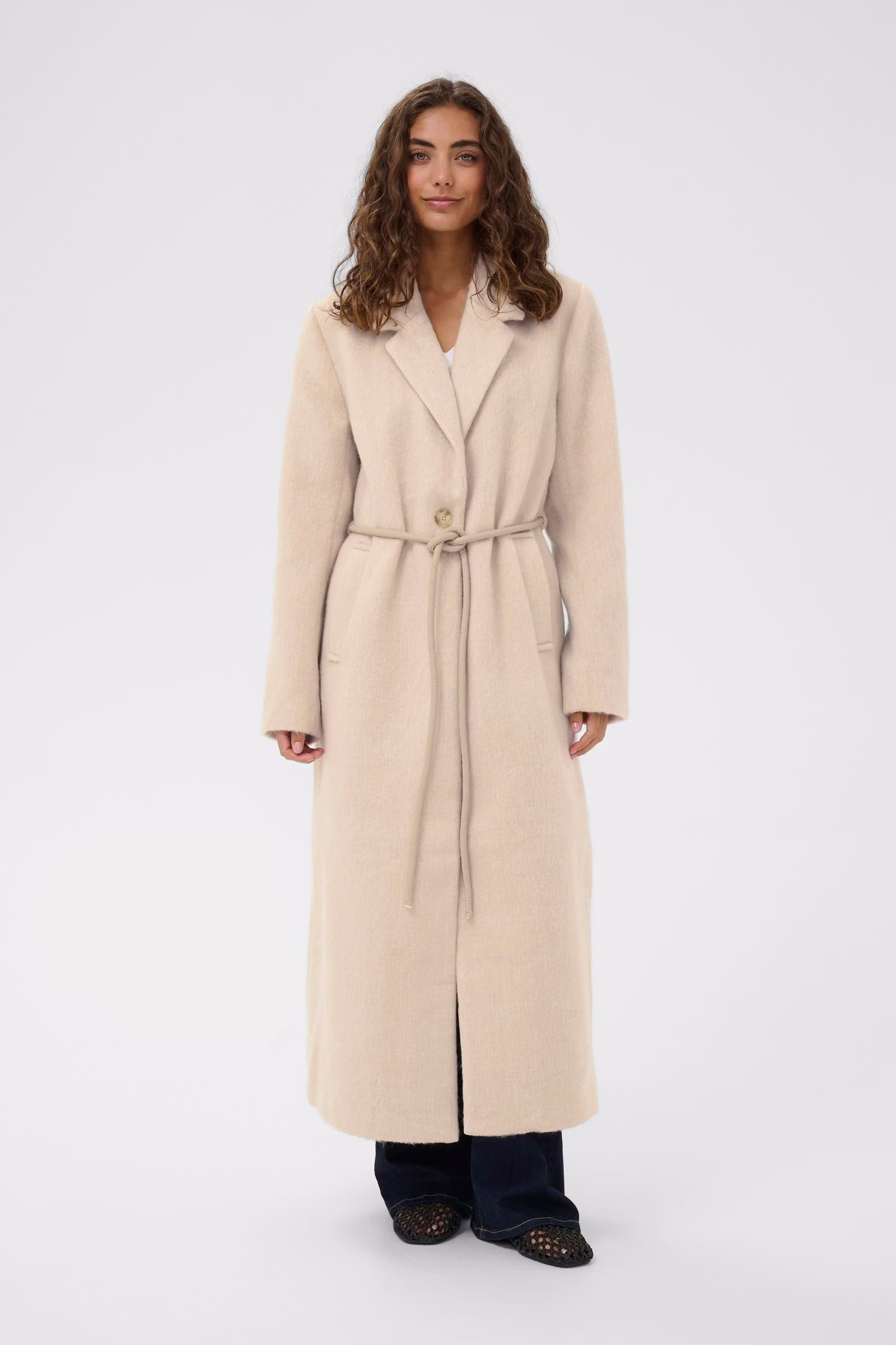 CUbelma Coat LOOKBOOK FRONT 50112083-1411071