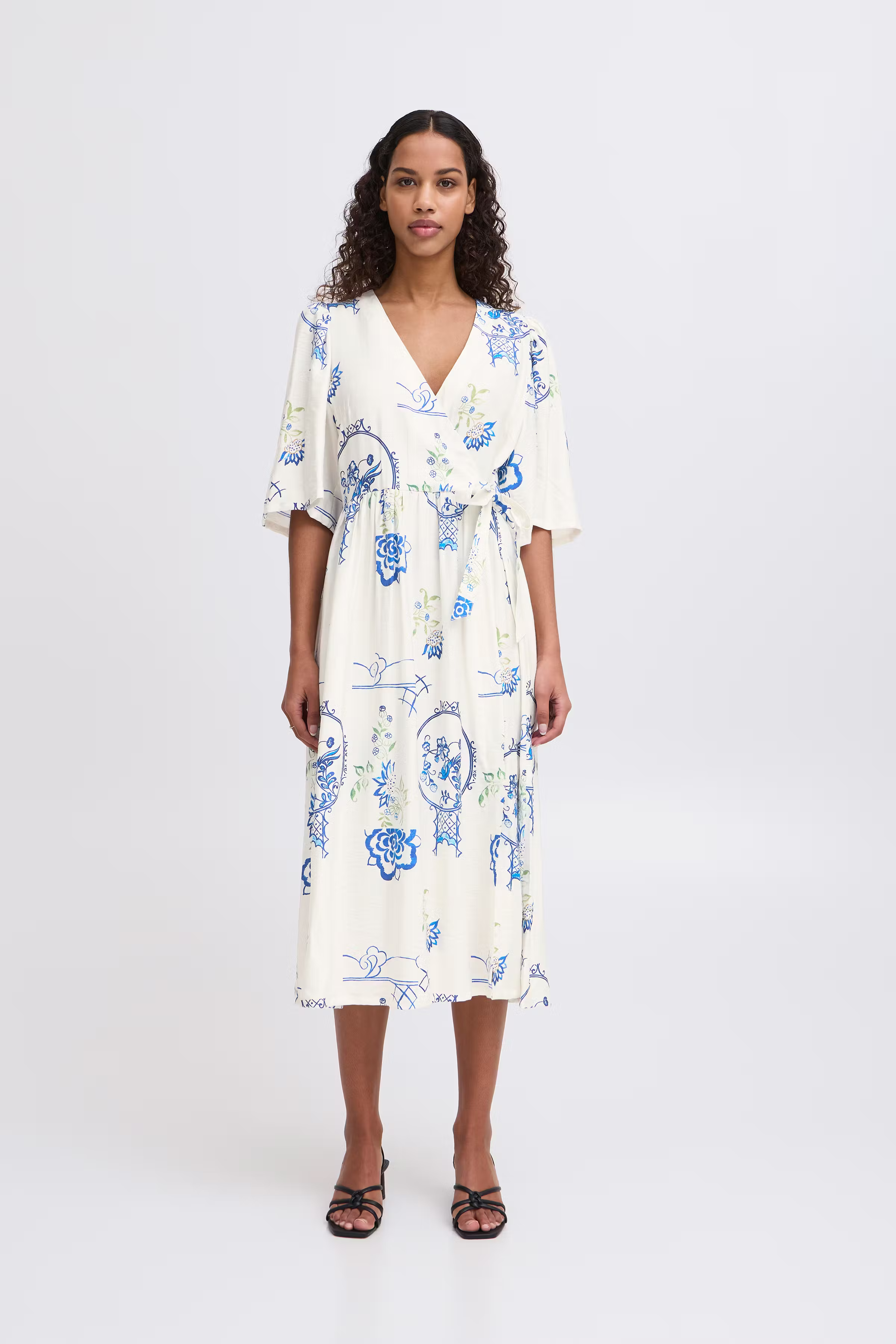 IHLUCIE Kjole LOOKBOOK FRONT 20122796-204369