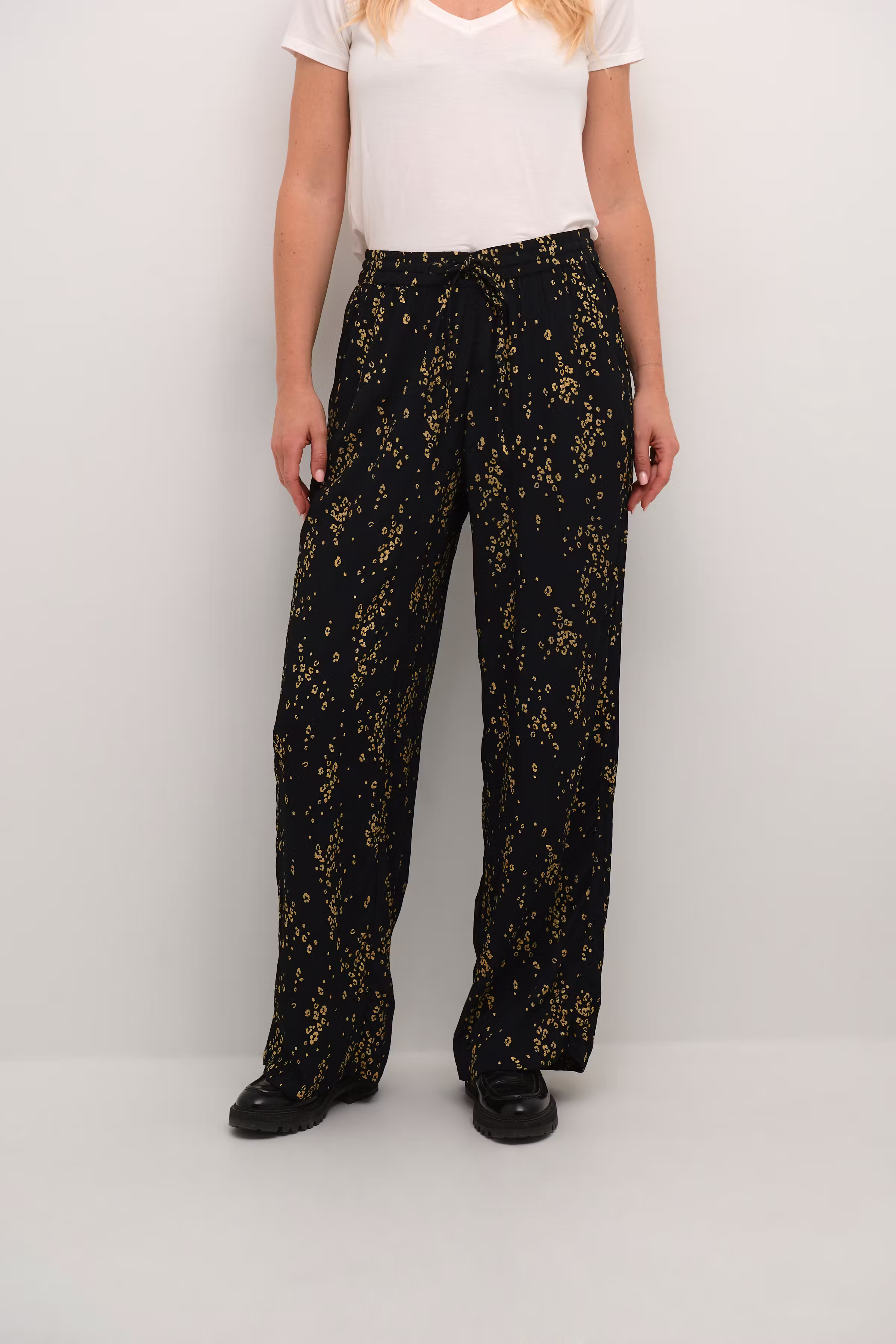 BPally Hose LOOKBOOK FRONT 10590581-105307B