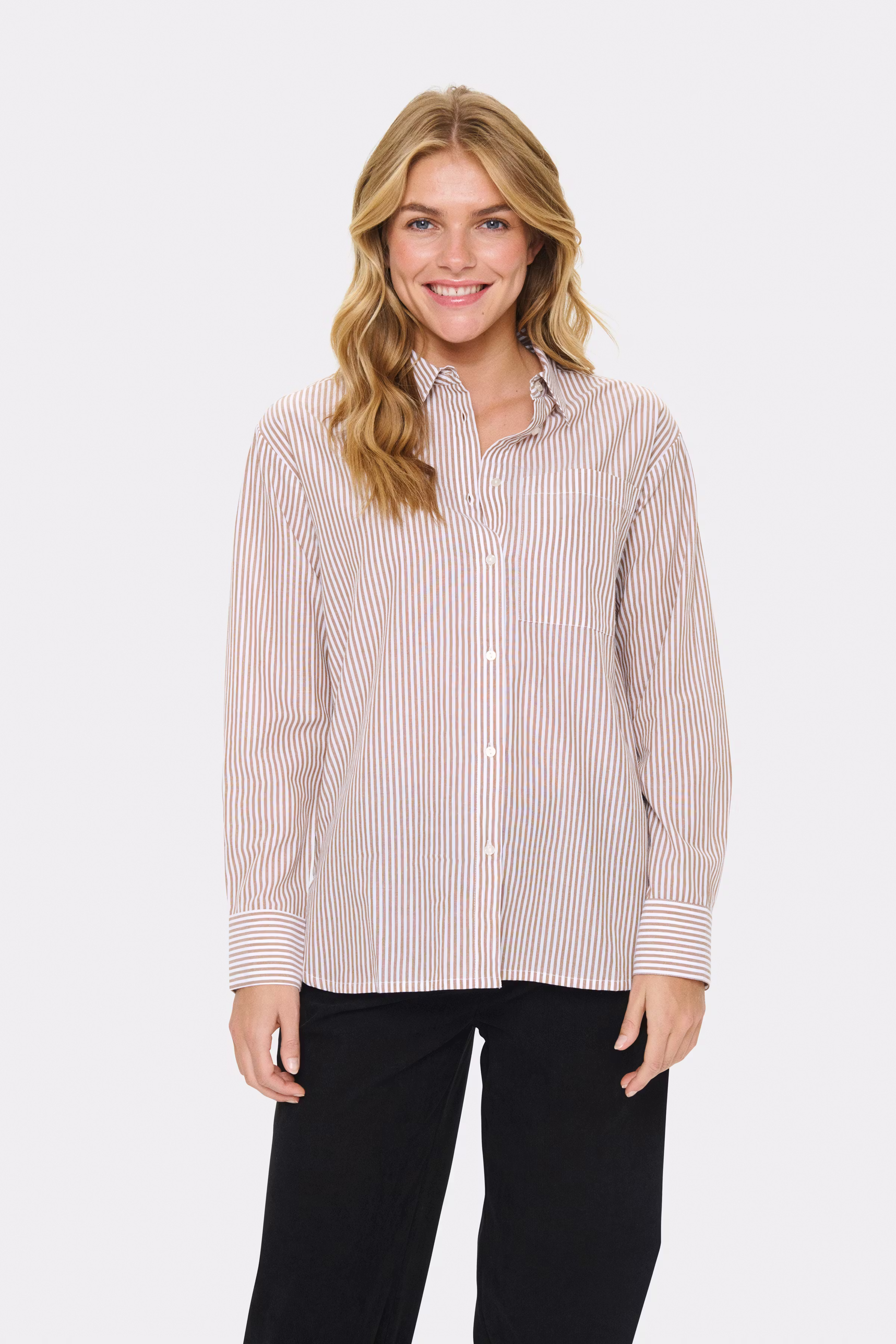 MarleySZ Skjorta LOOKBOOK FRONT 30514360-171038