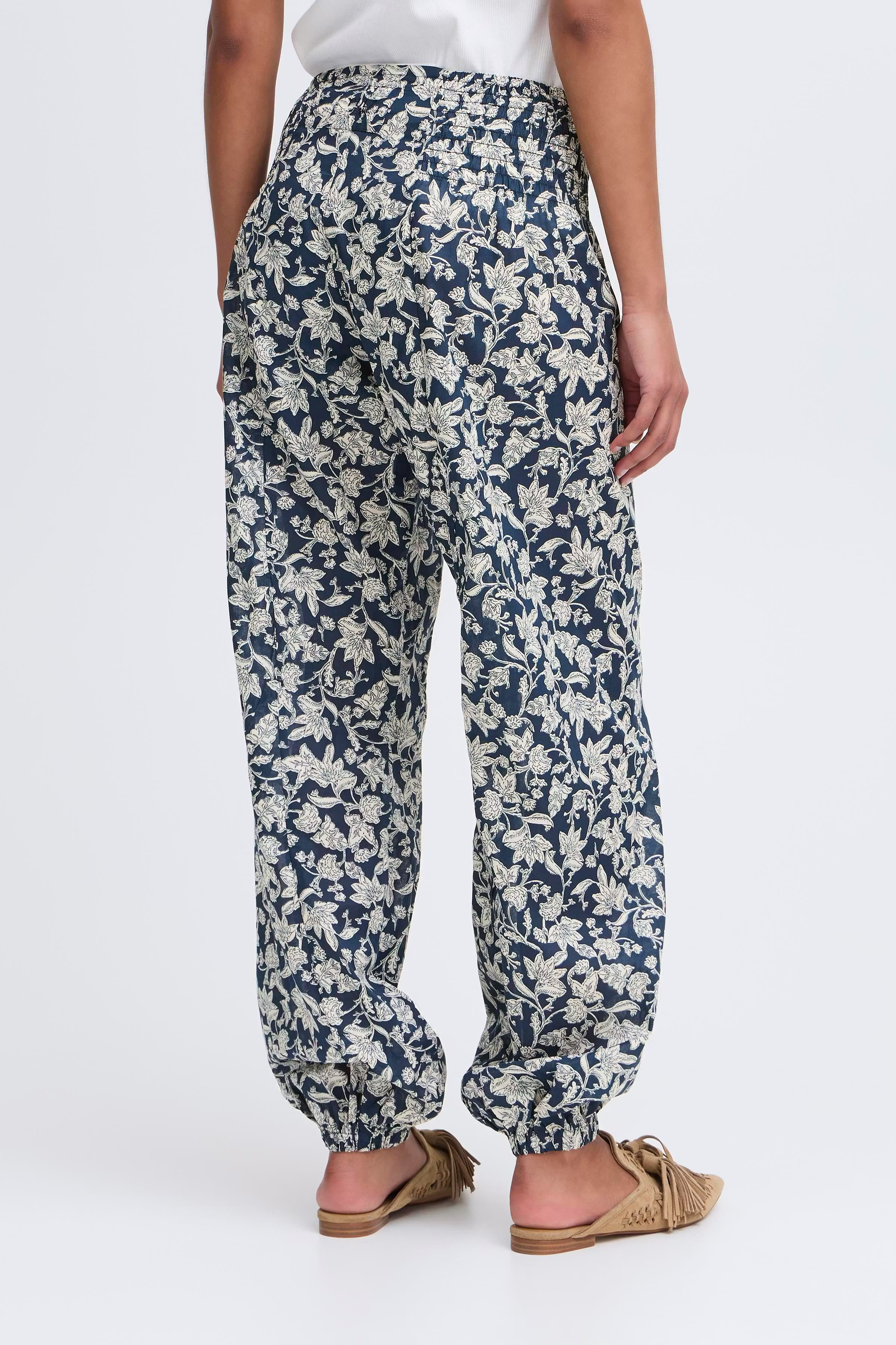 PZJILL Wide Trousers LOOKBOOK BACK 50200338-205181