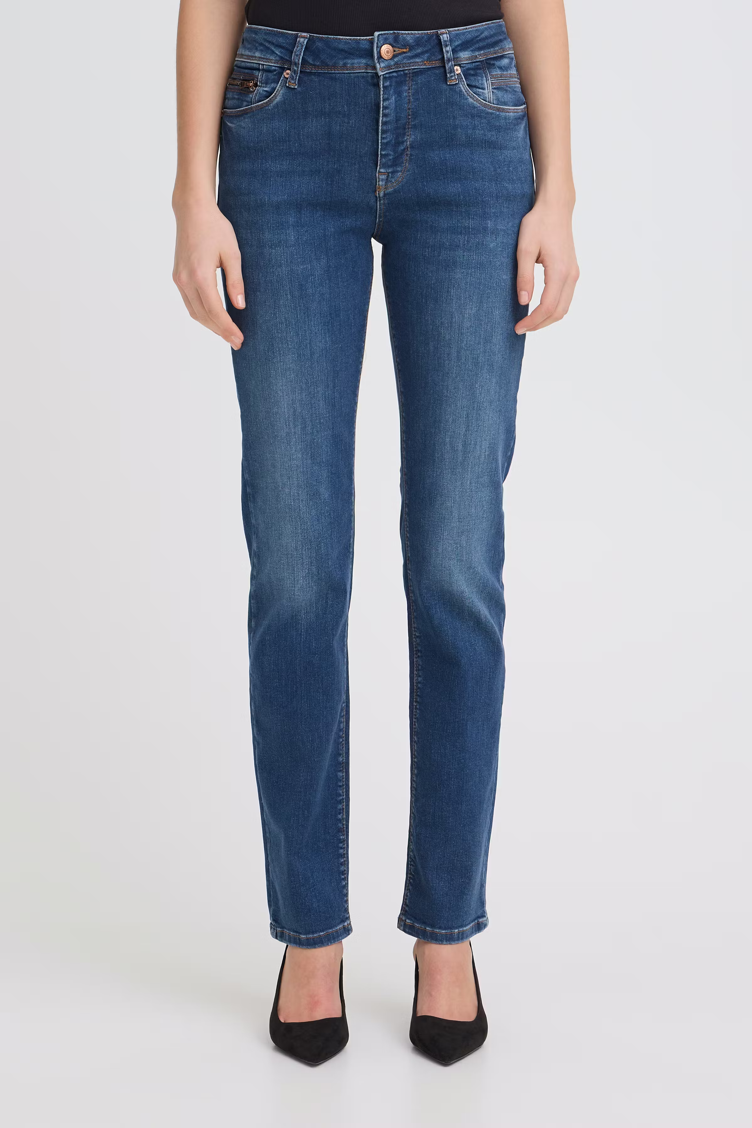 PZSANDRA HW Jeans Medium Straight Leg LOOKBOOK FRONT 50205860-200005