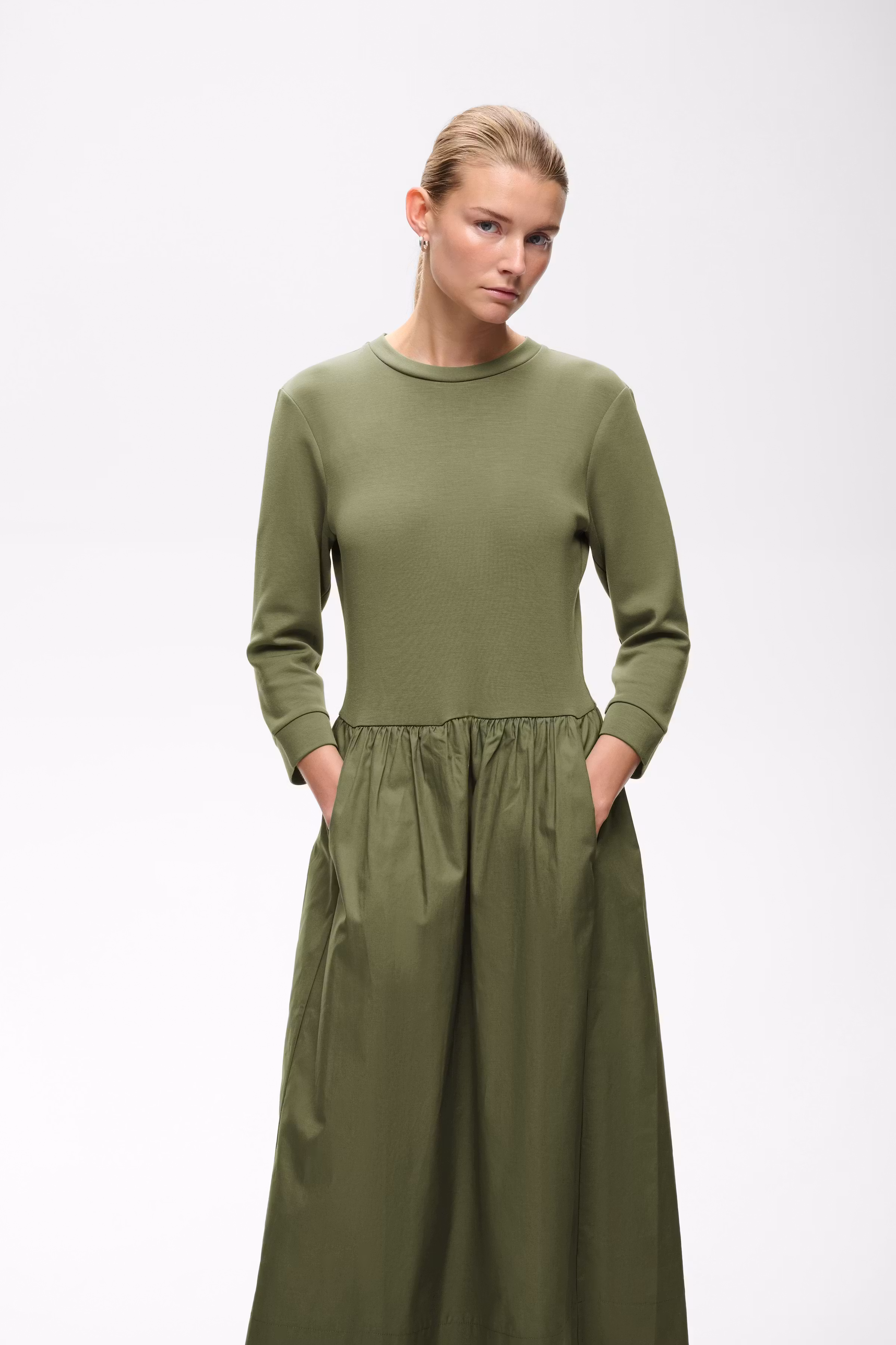 MiraIW Jurk LOOKBOOK FRONT 30110507-180515