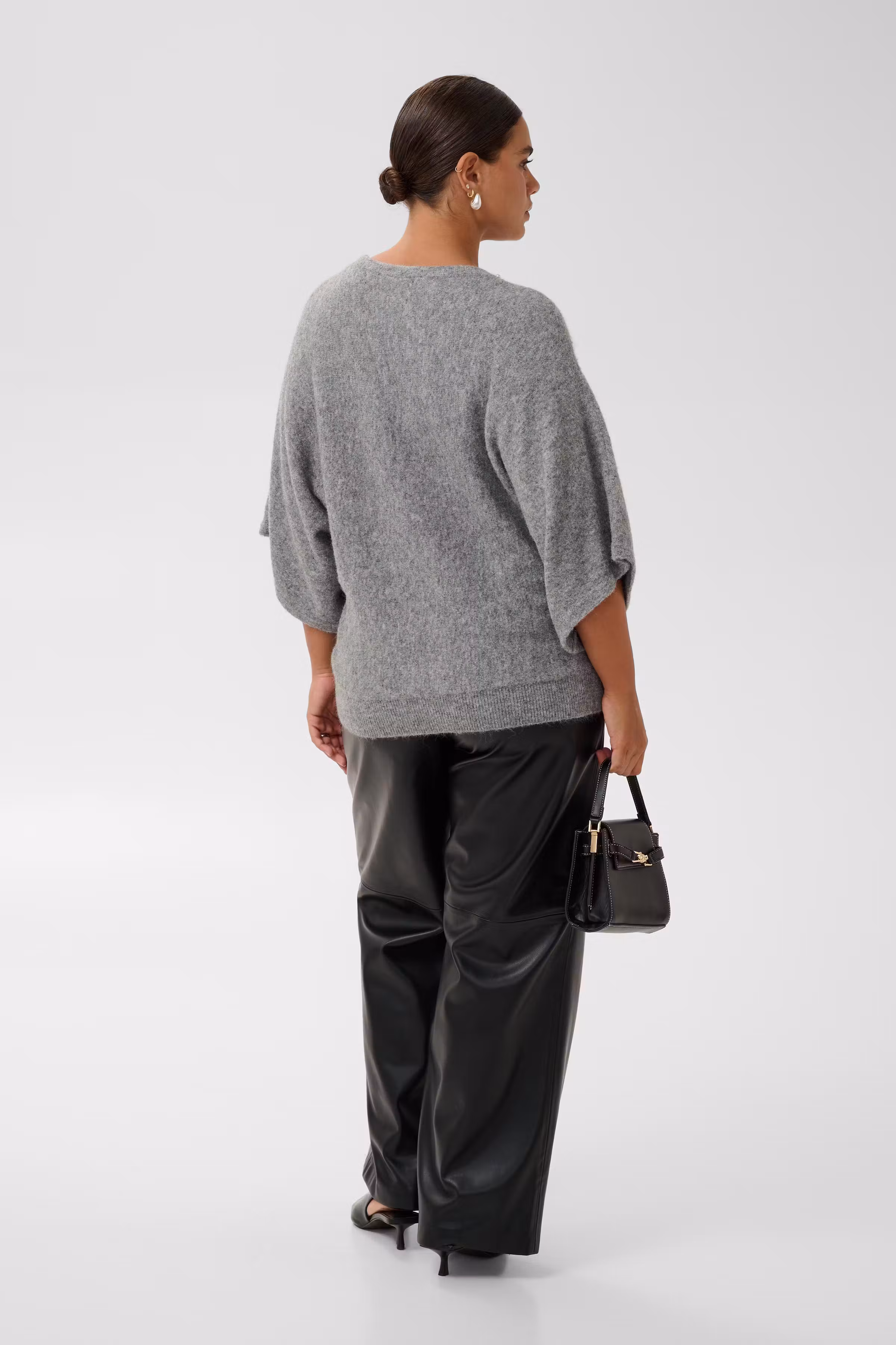 KCbettie Pullover LOOKBOOK BACK 10584609-100123