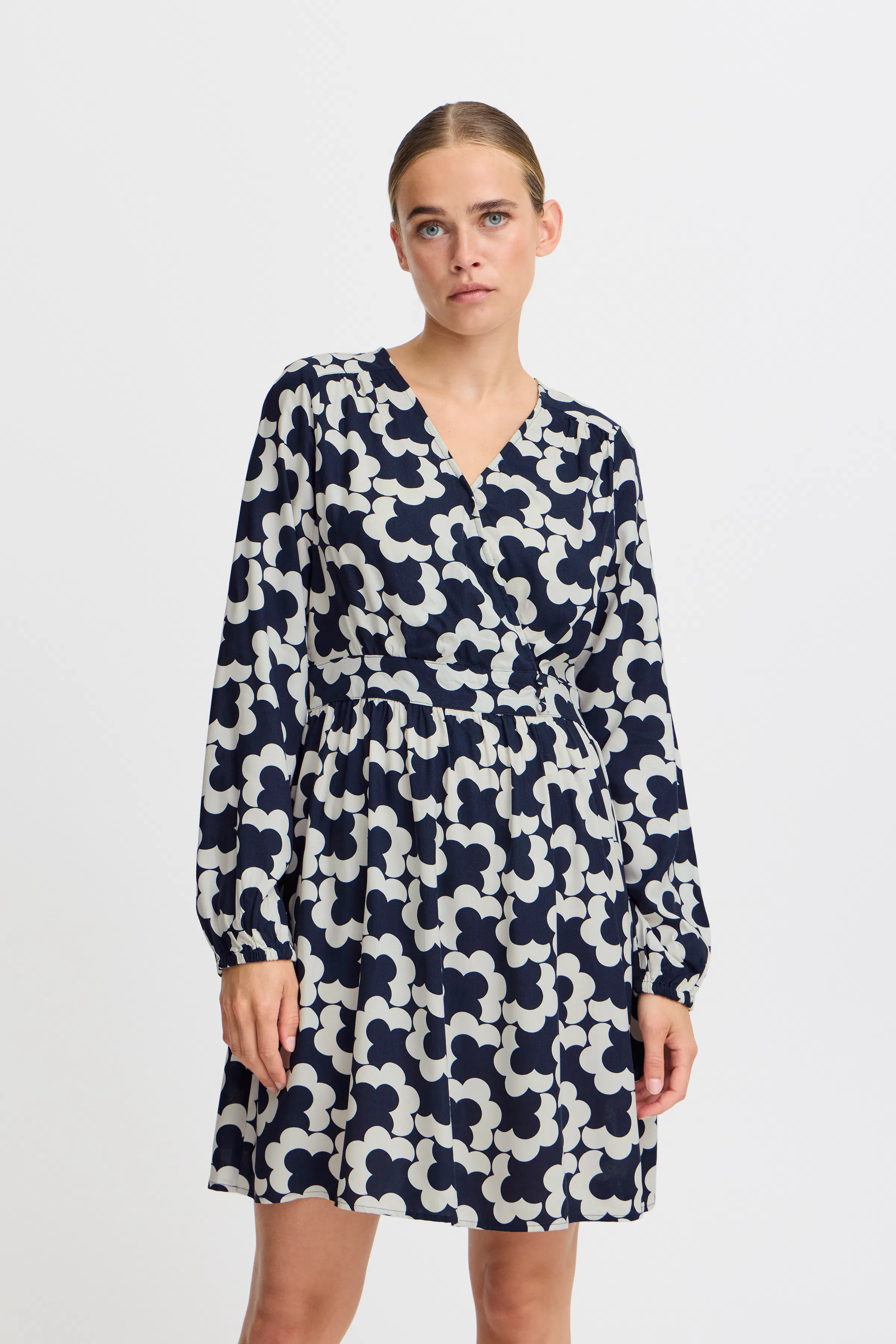 IHNASREEN Jurk LOOKBOOK FRONT 20121992-204371