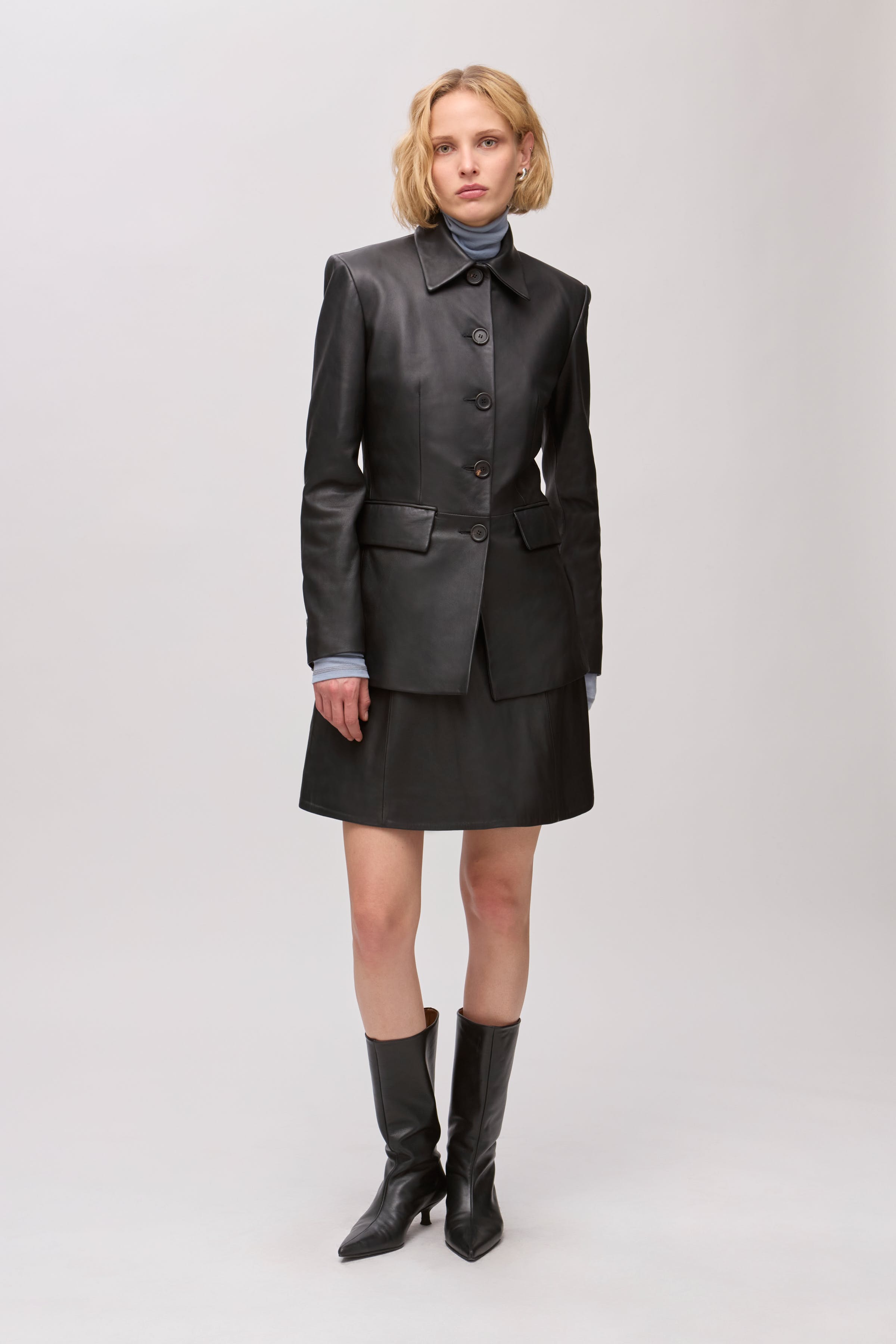 IOLiza Outerwear LOOKBOOK FRONT 30600111-BK999
