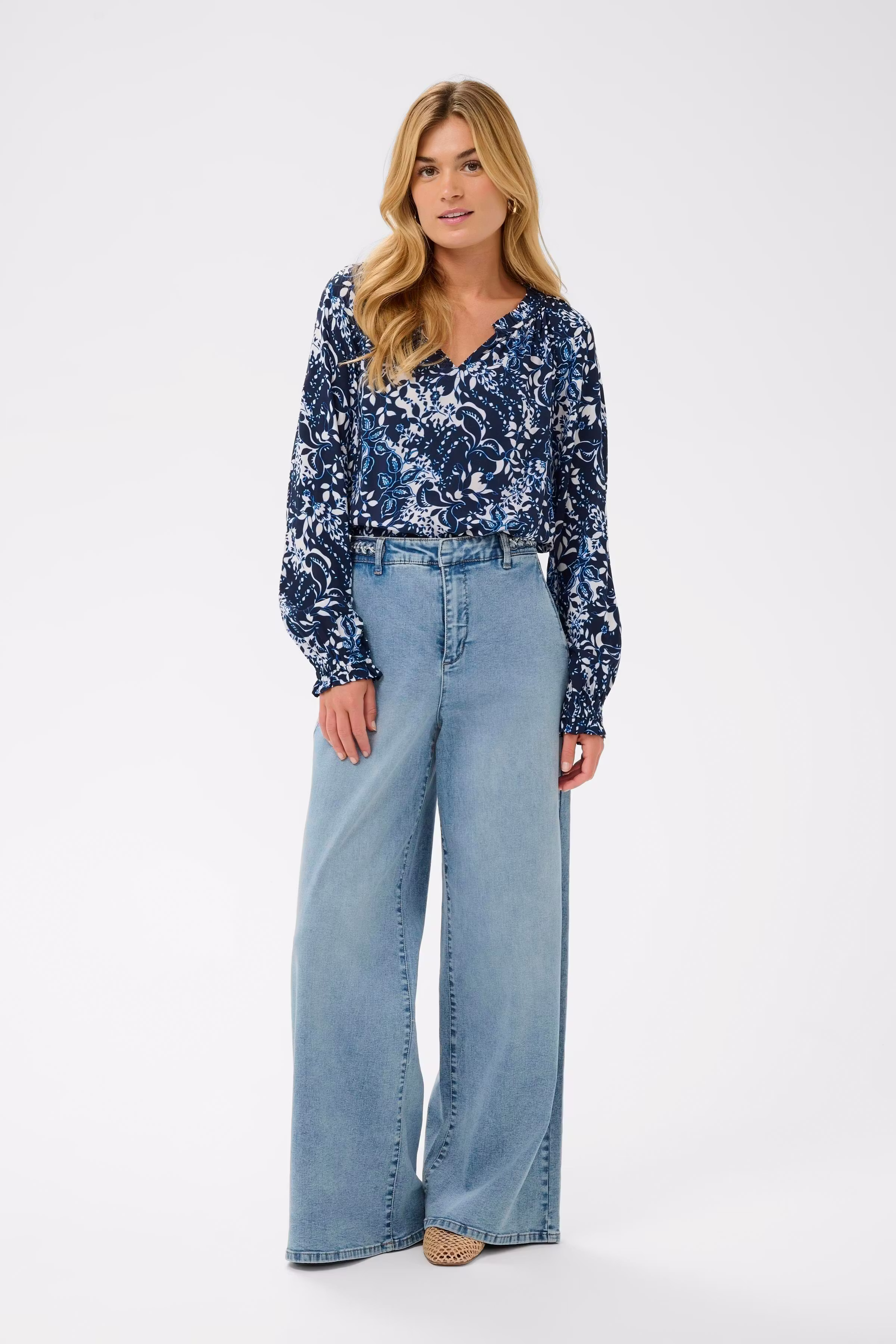 CRVisti Jeans LOOKBOOK FRONT 10615068-109159