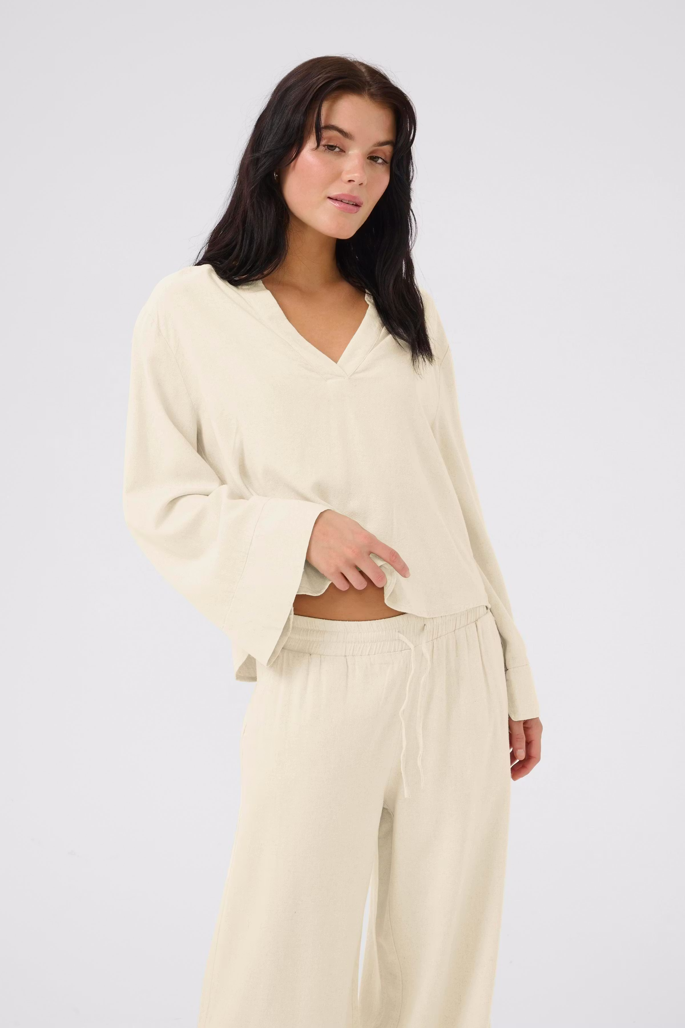 DiasMW Linen Blouse LOOKBOOK FRONT 10704714-1243011