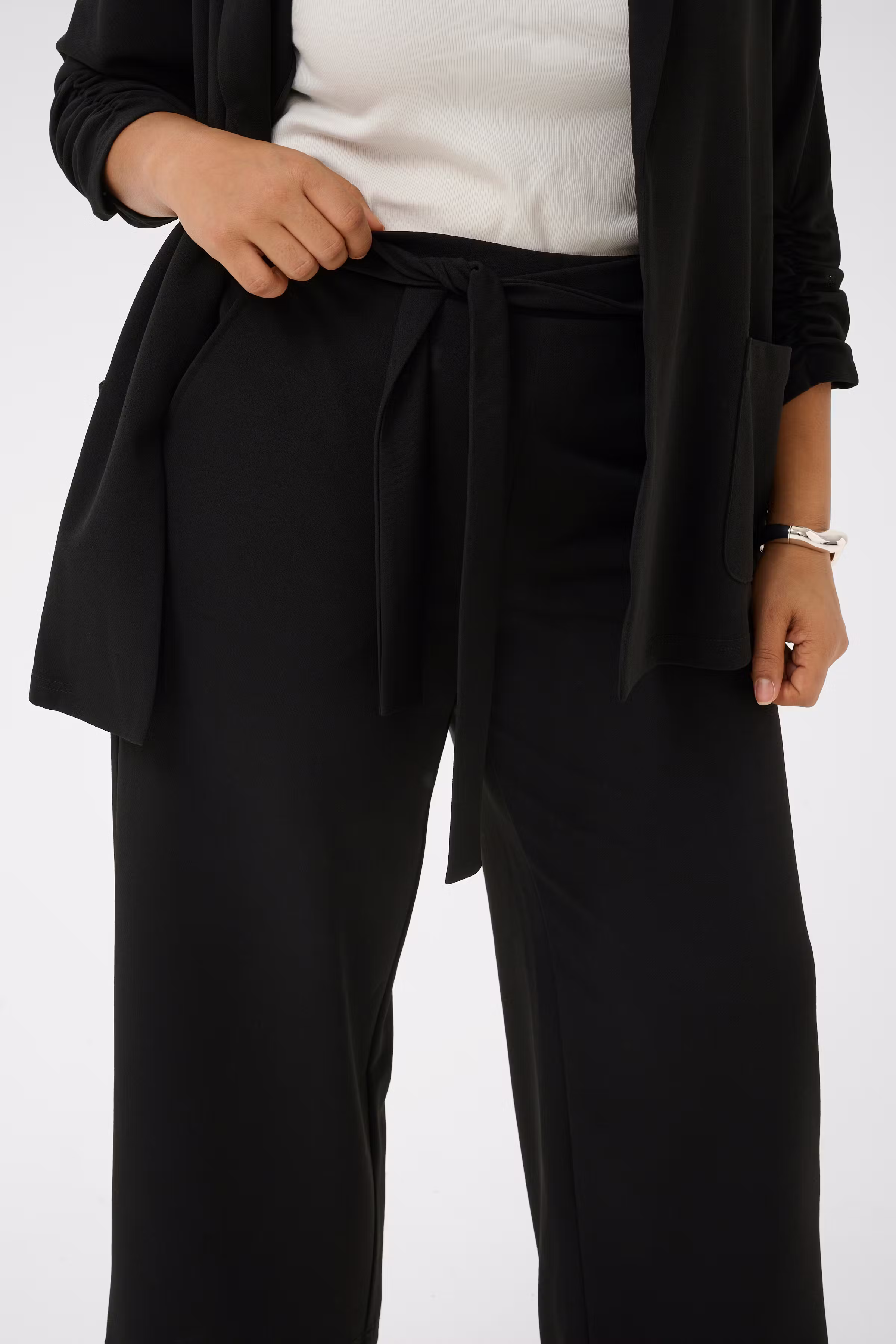 KCpheolo Pantalon LOOKBOOK DETAIL 10584091-100121