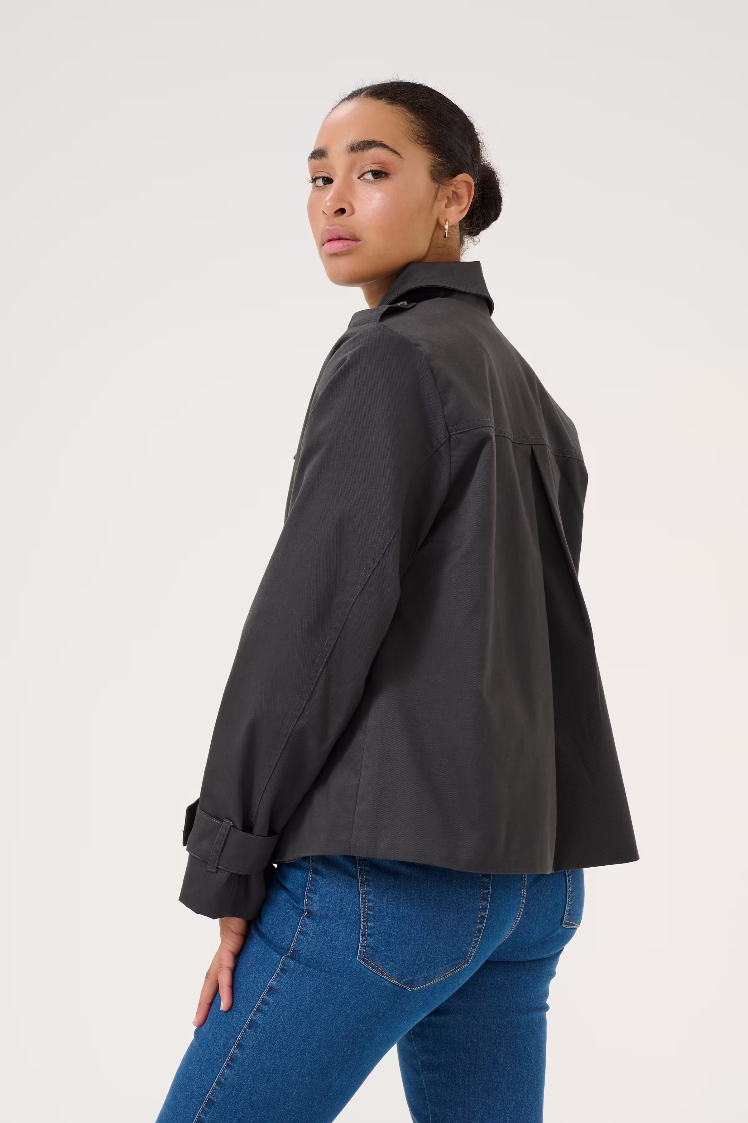 KApatricia Trenchcoat LOOKBOOK BACK 10509484-190205