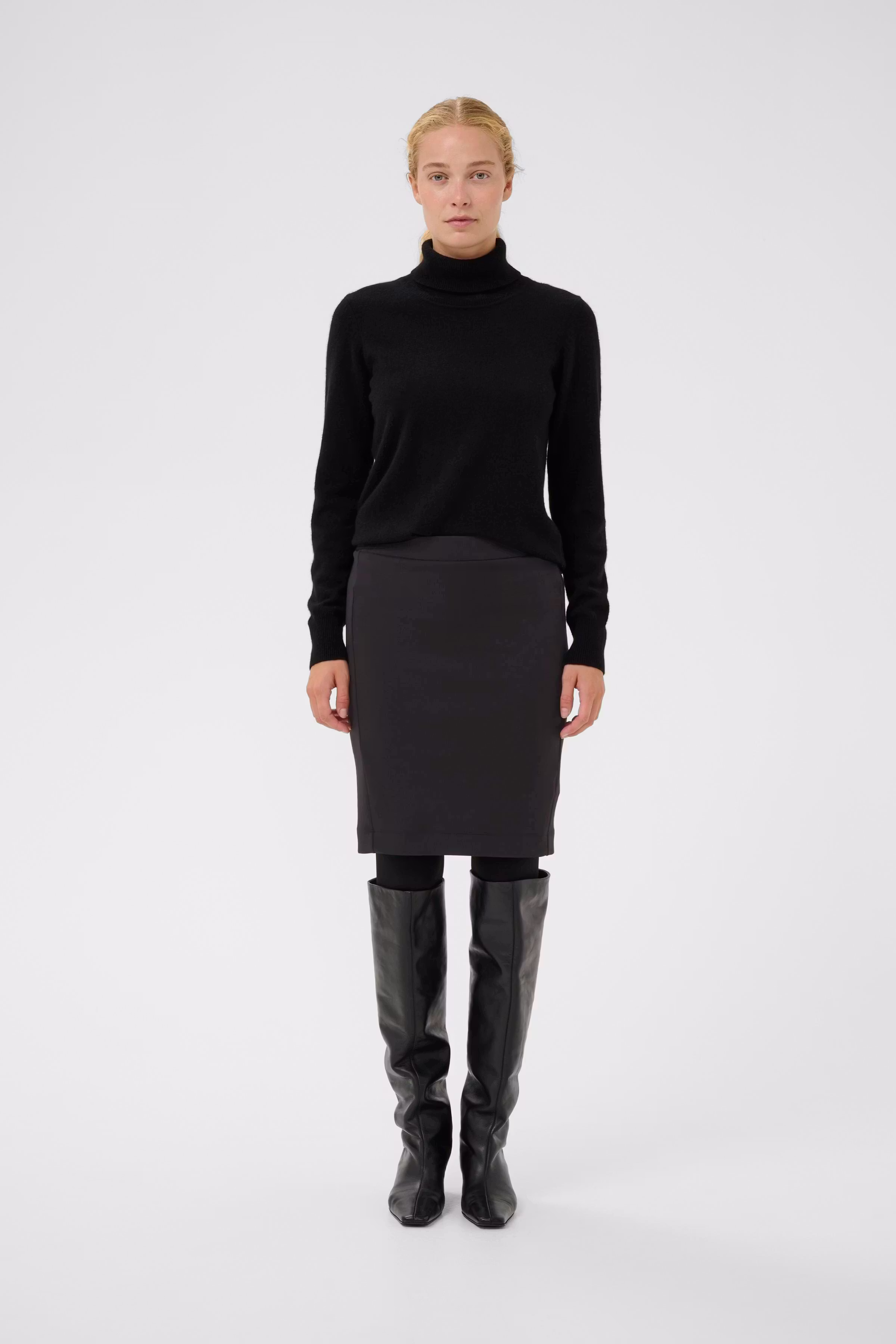 KaronyIW Skirt LOOKBOOK FRONT 30110733-194008