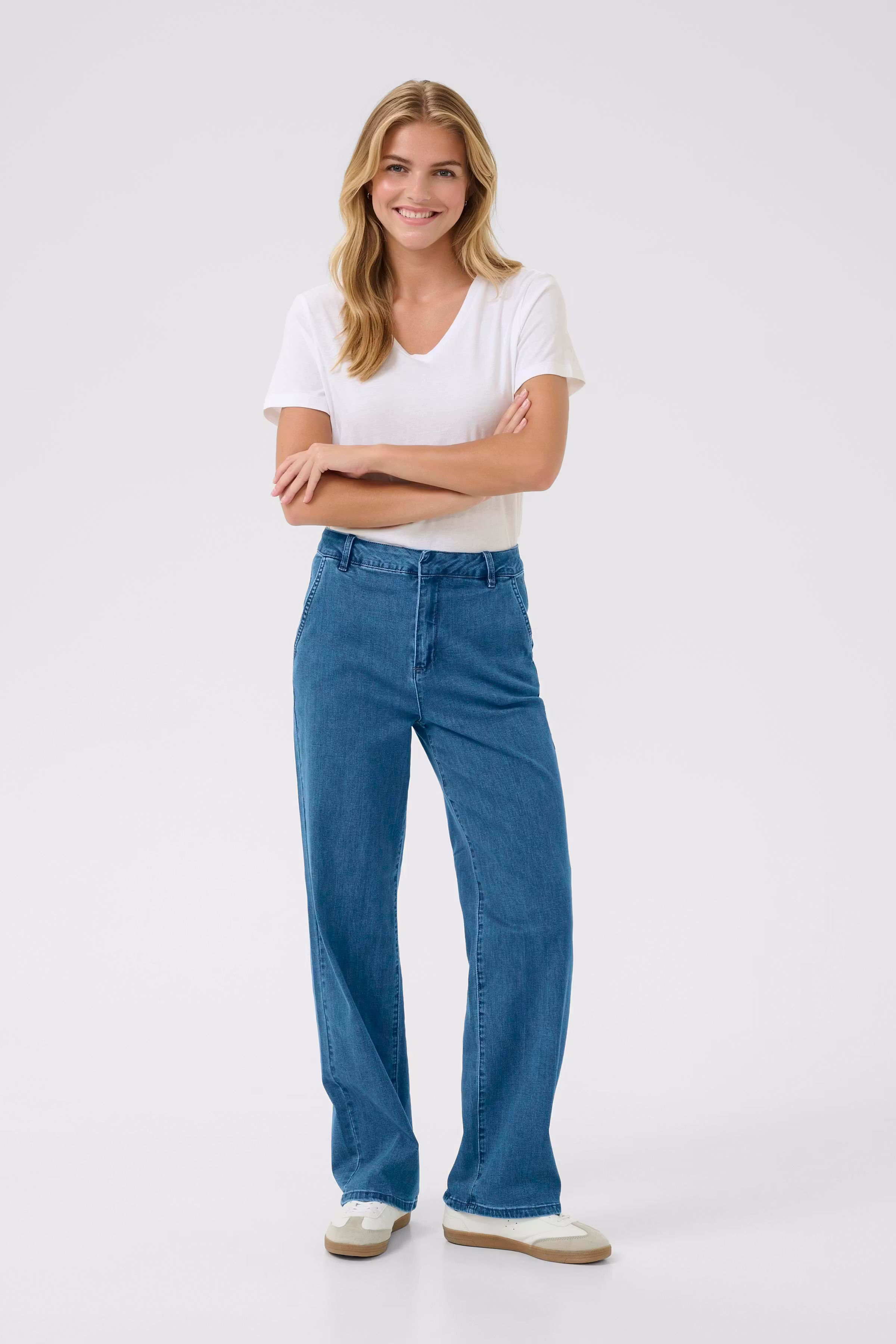 CRVisti Straight Leg Jeans LOOKBOOK FRONT 10613942-100116
