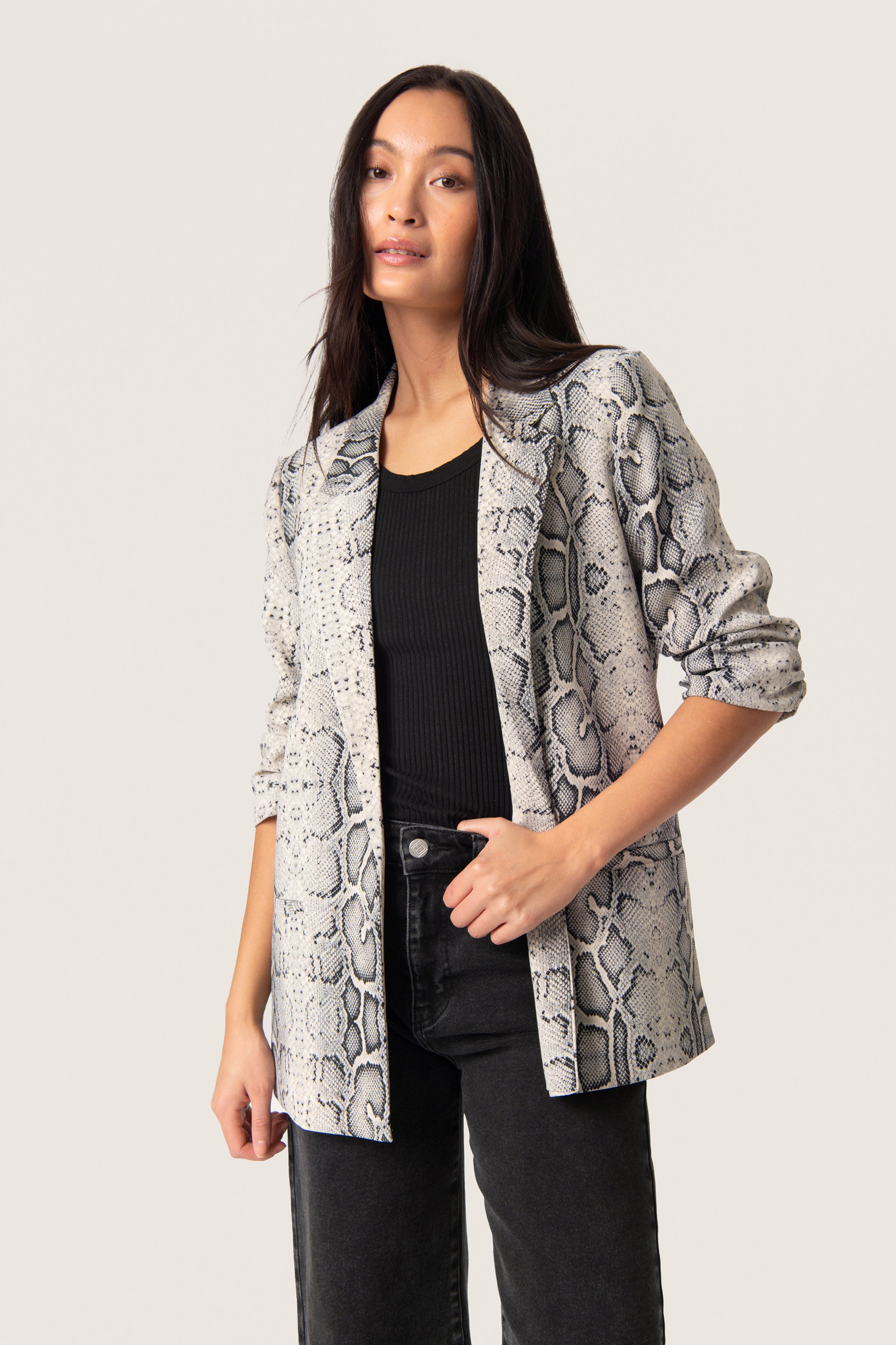 SLShirley Blazer LOOKBOOK FRONT 30405041-303725
