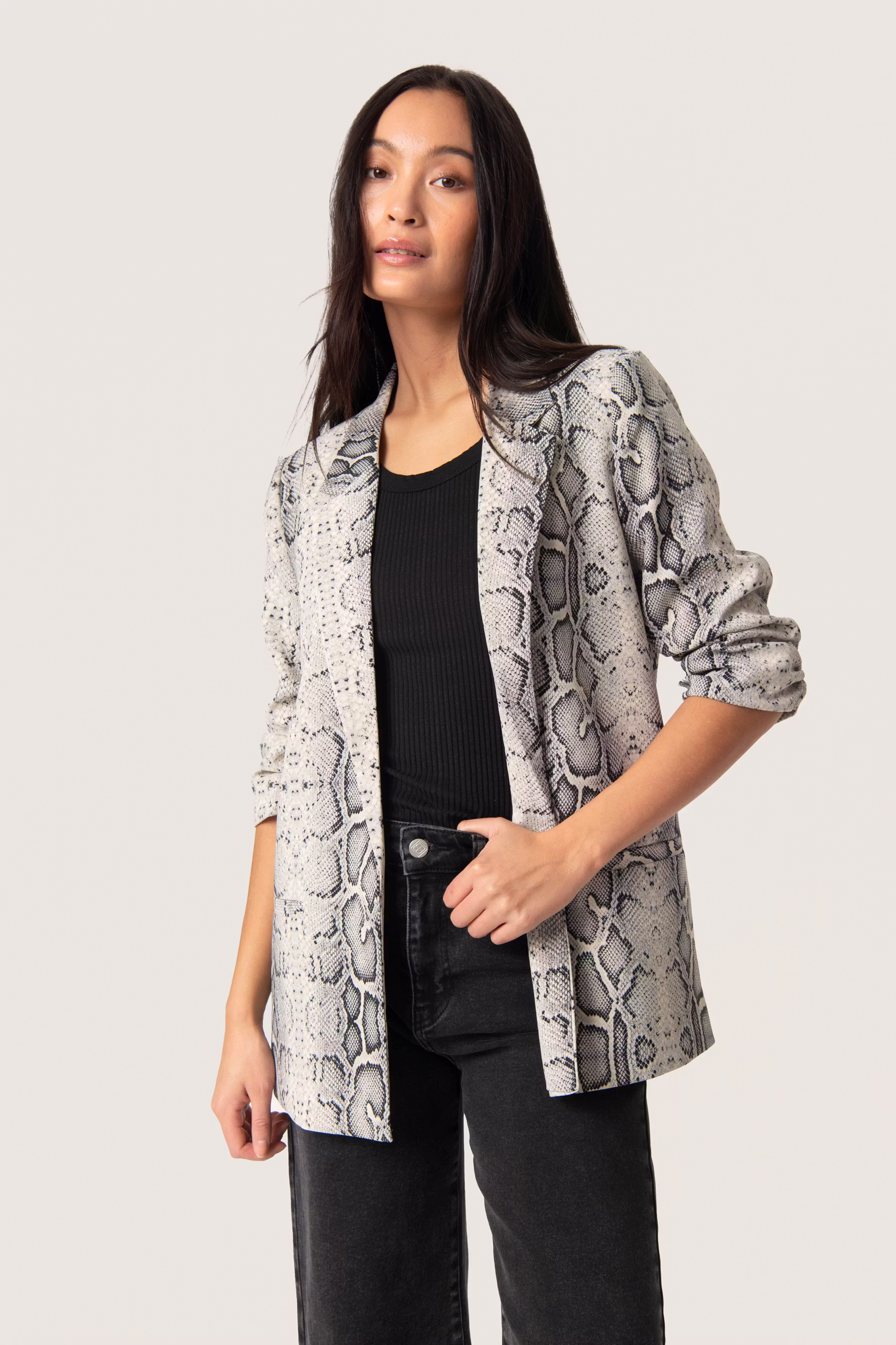 SLShirley Blazer LOOKBOOK FRONT 30405041-303725