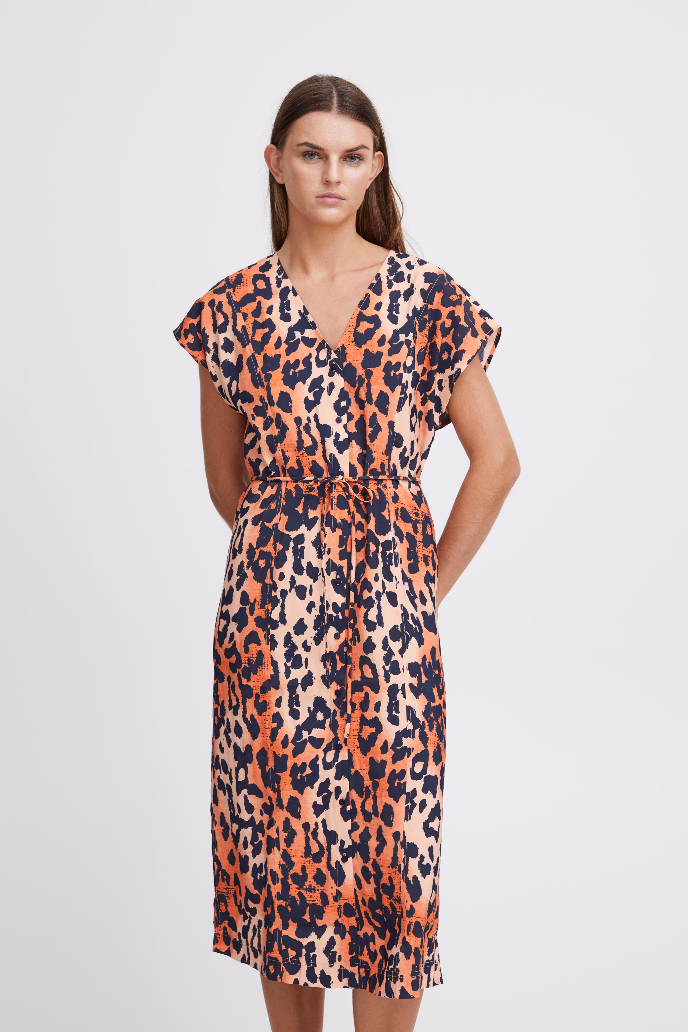 IHRAMYA Kjole LOOKBOOK FRONT 20120684-202810