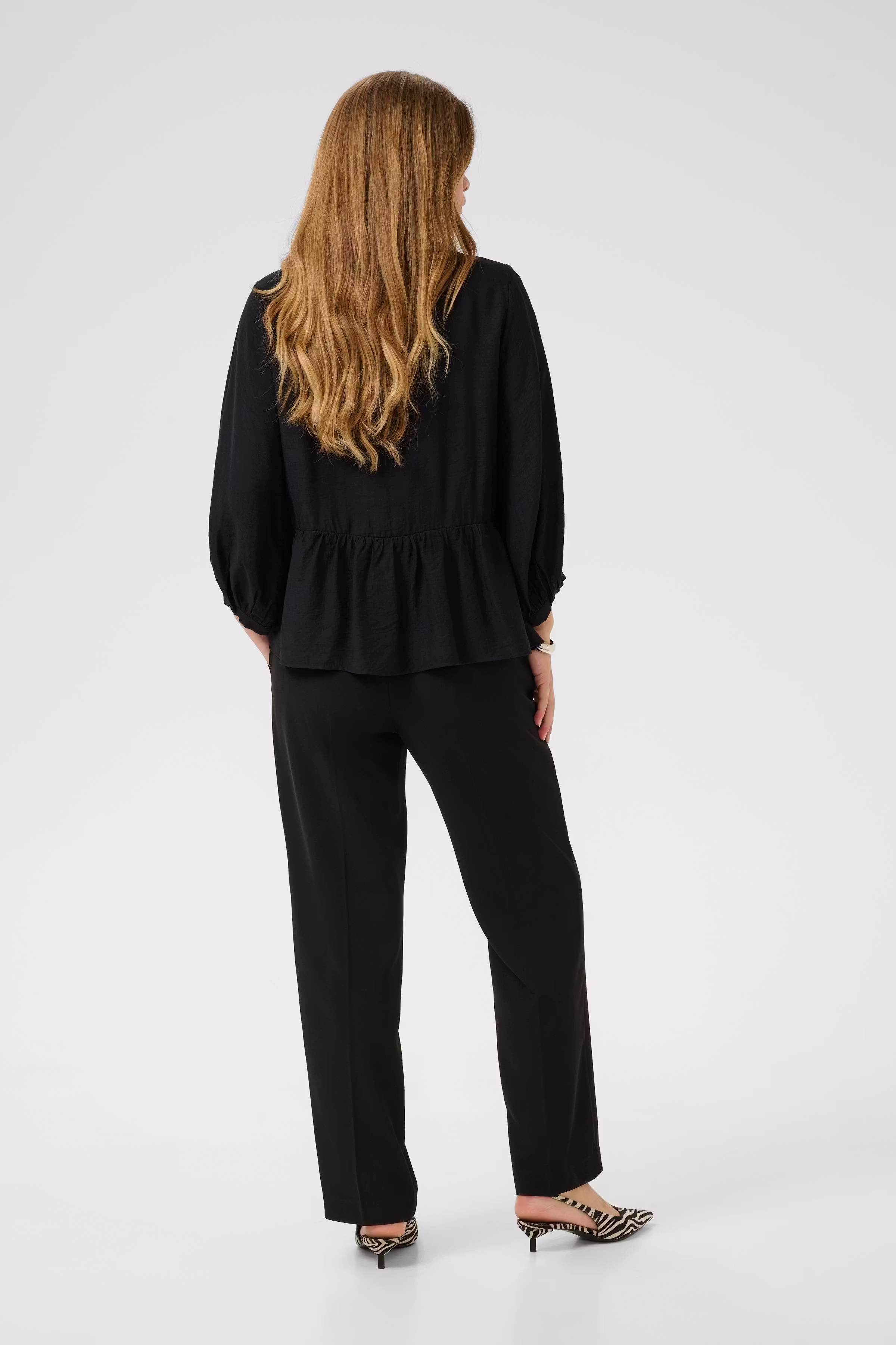 CUurta Blouse LOOKBOOK BACK 50112492-500012