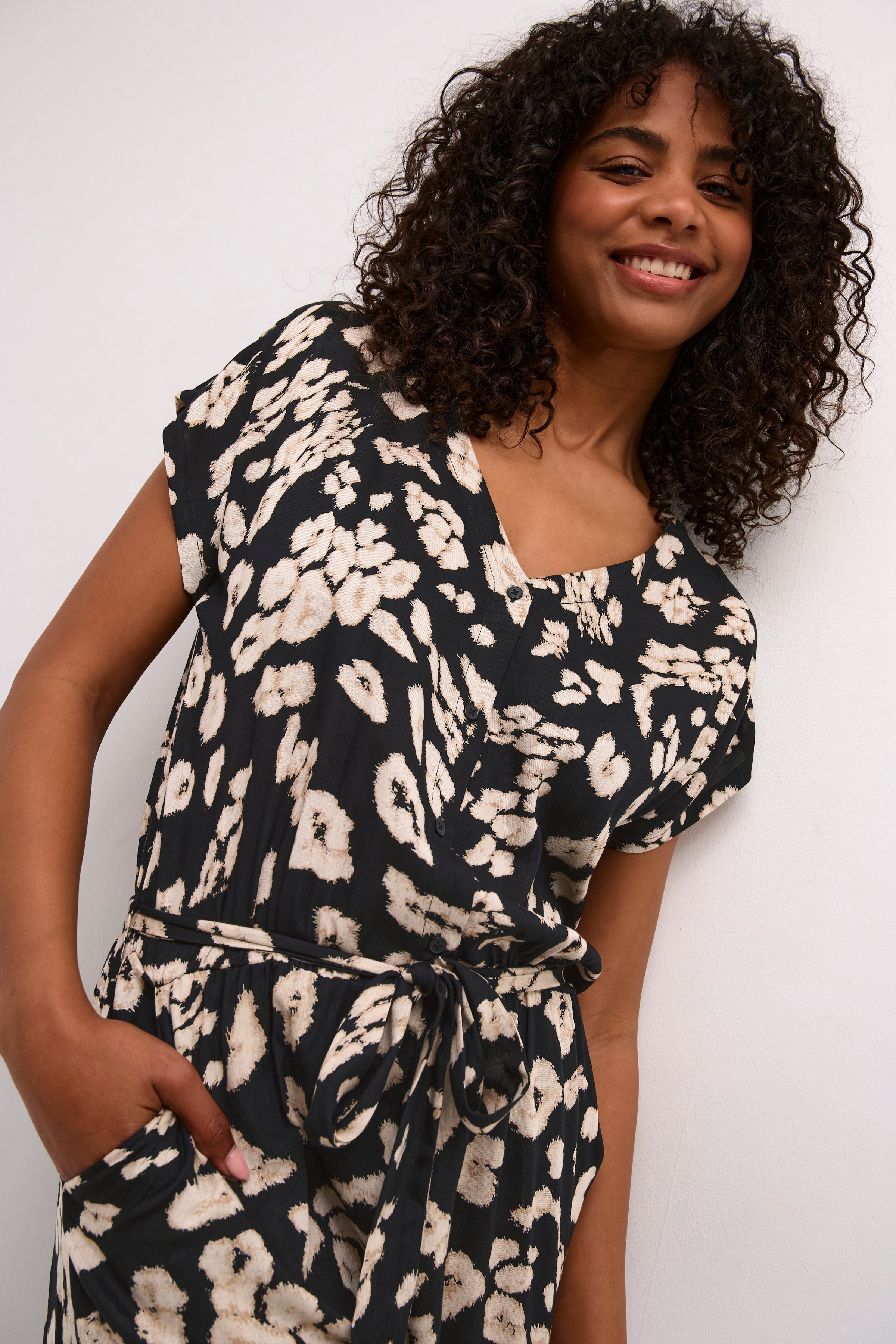 KAbeathe Jumpsuit LOOKBOOK DETAIL 10508898-106181