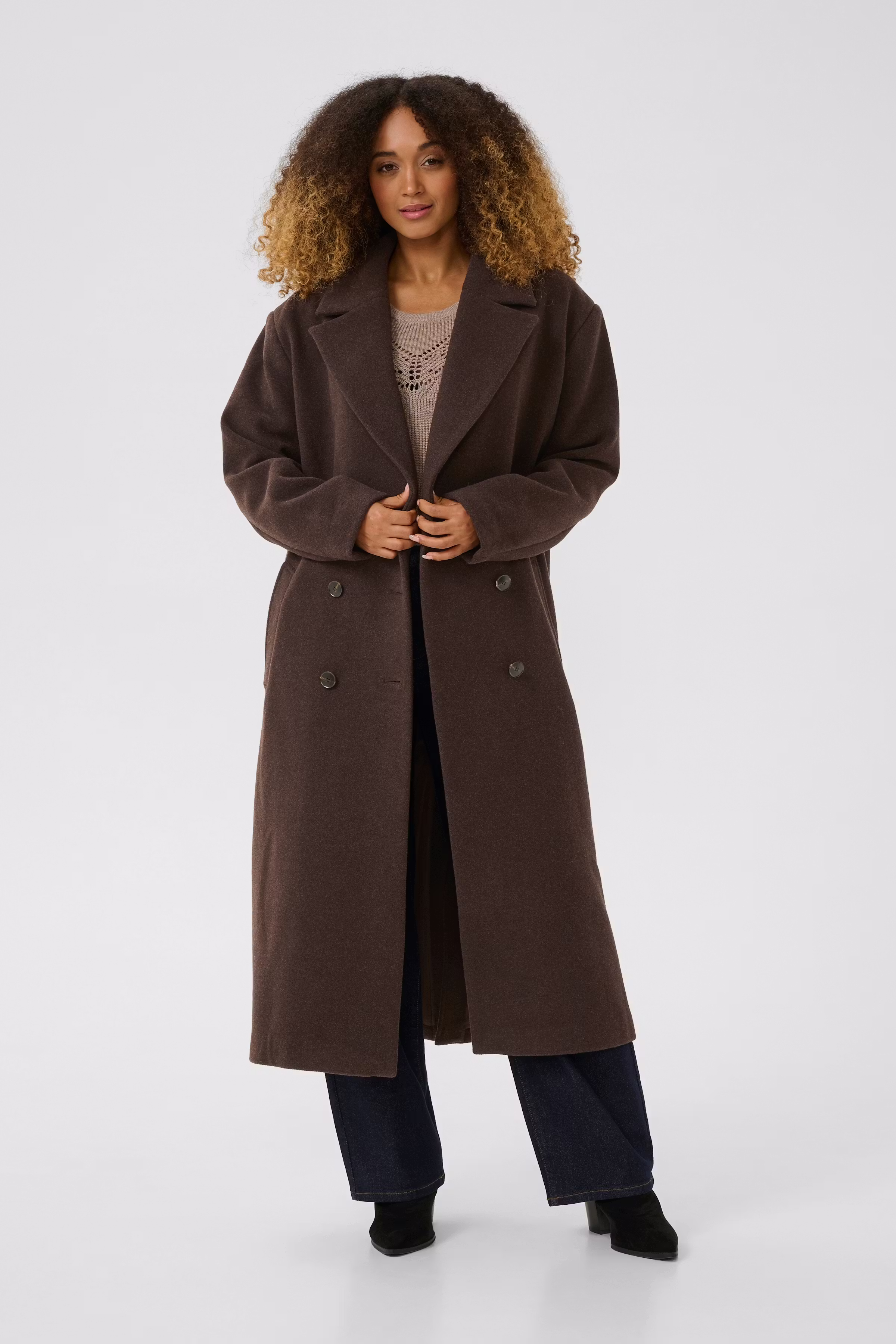 CRJamey Coat LOOKBOOK FRONT 10613877-191016