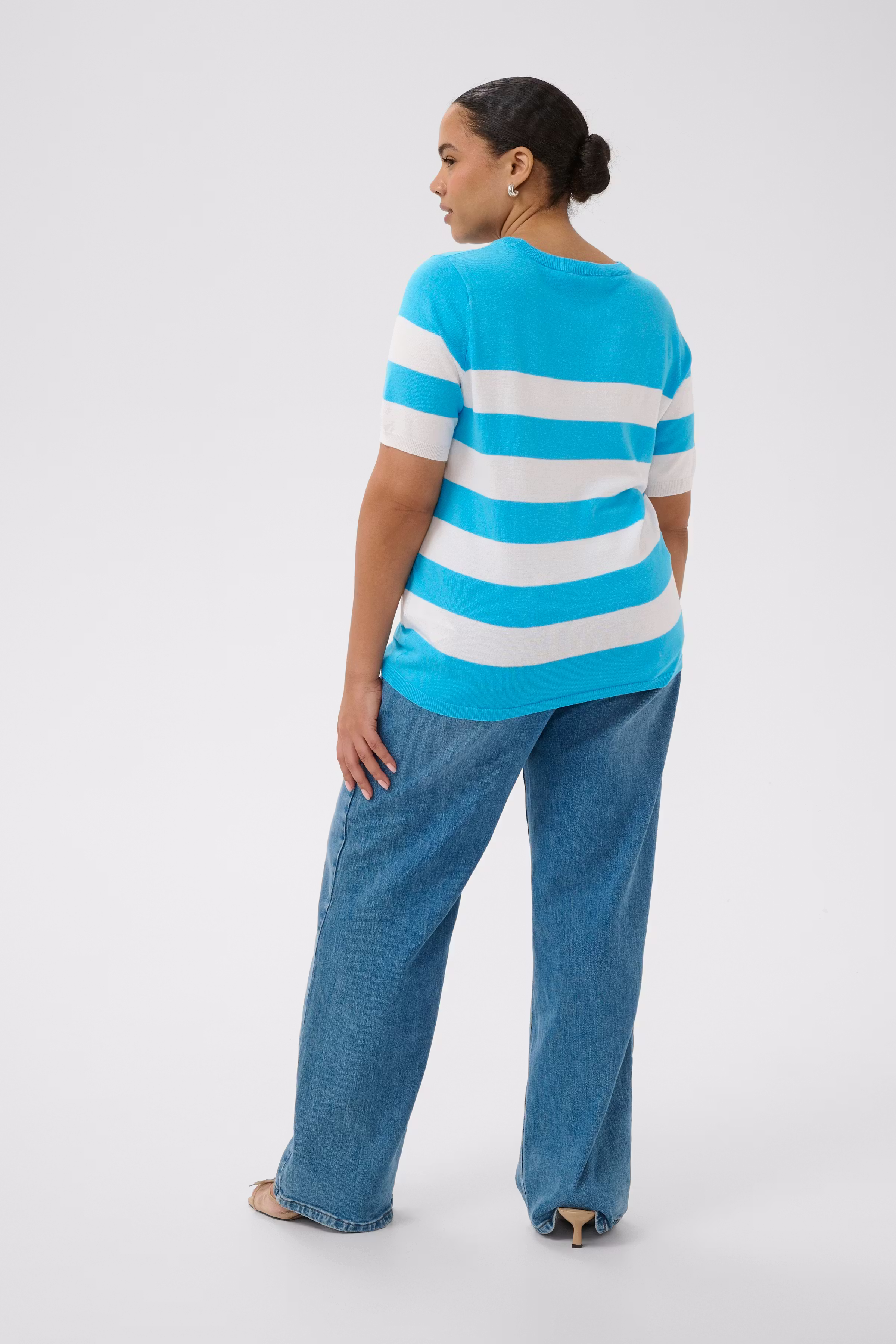 KClizzy Pullover LOOKBOOK BACK 10582914-109805