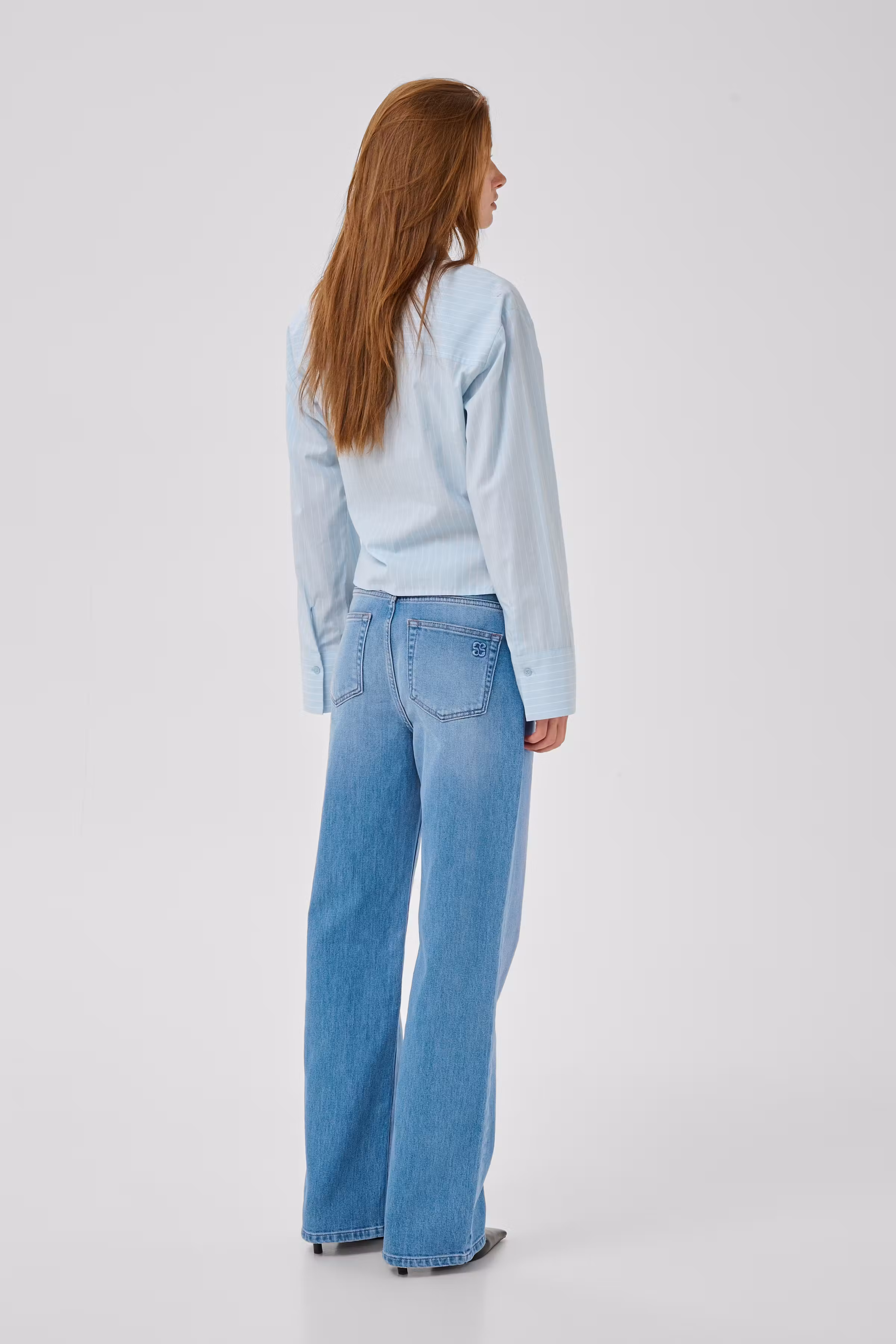 05 THE LOUIS HIGH WIDE JEANS LOOKBOOK BACK 10704222-100047