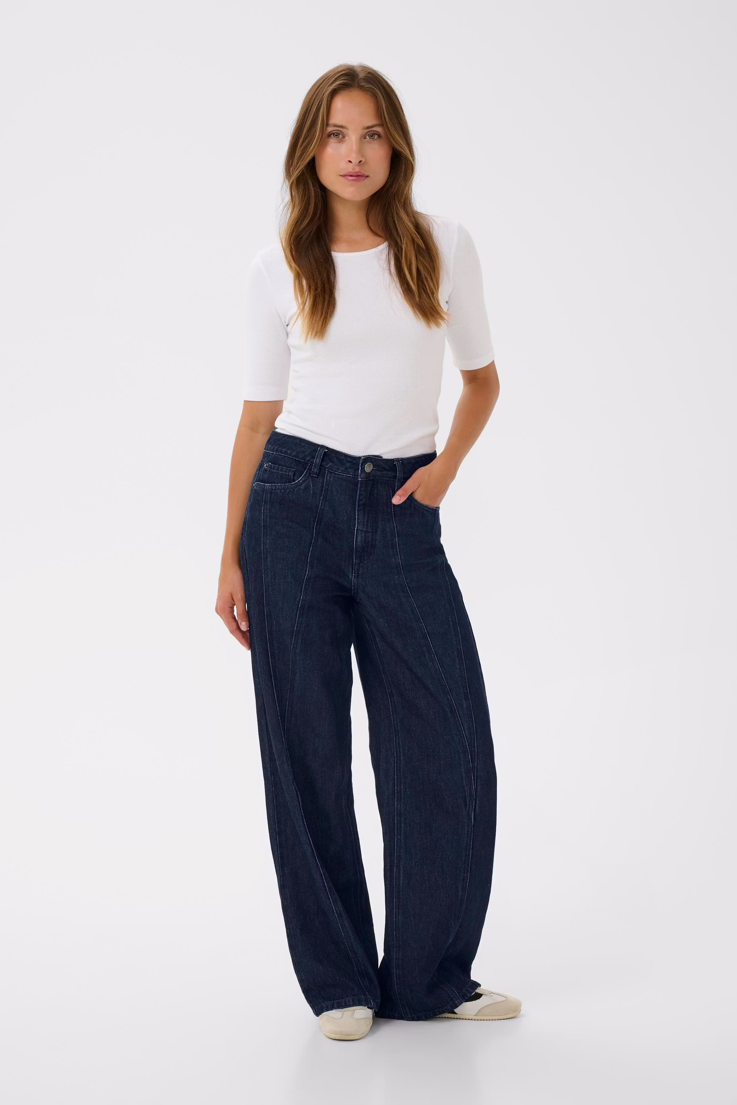 KAeloise Jeans LOOKBOOK FRONT 10510617-108254