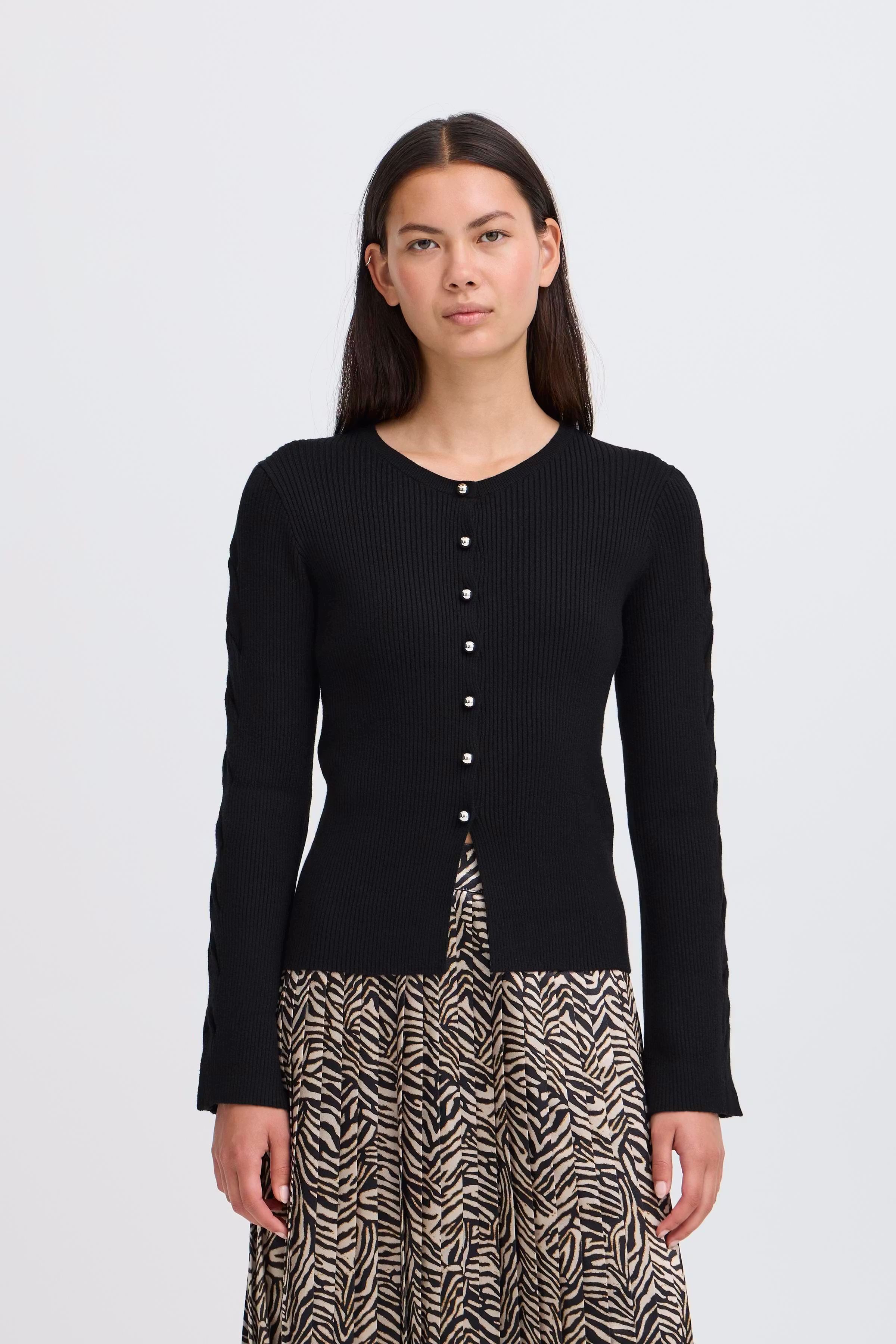 IHDOLLIS Cardigan LOOKBOOK FRONT 20124352-194008