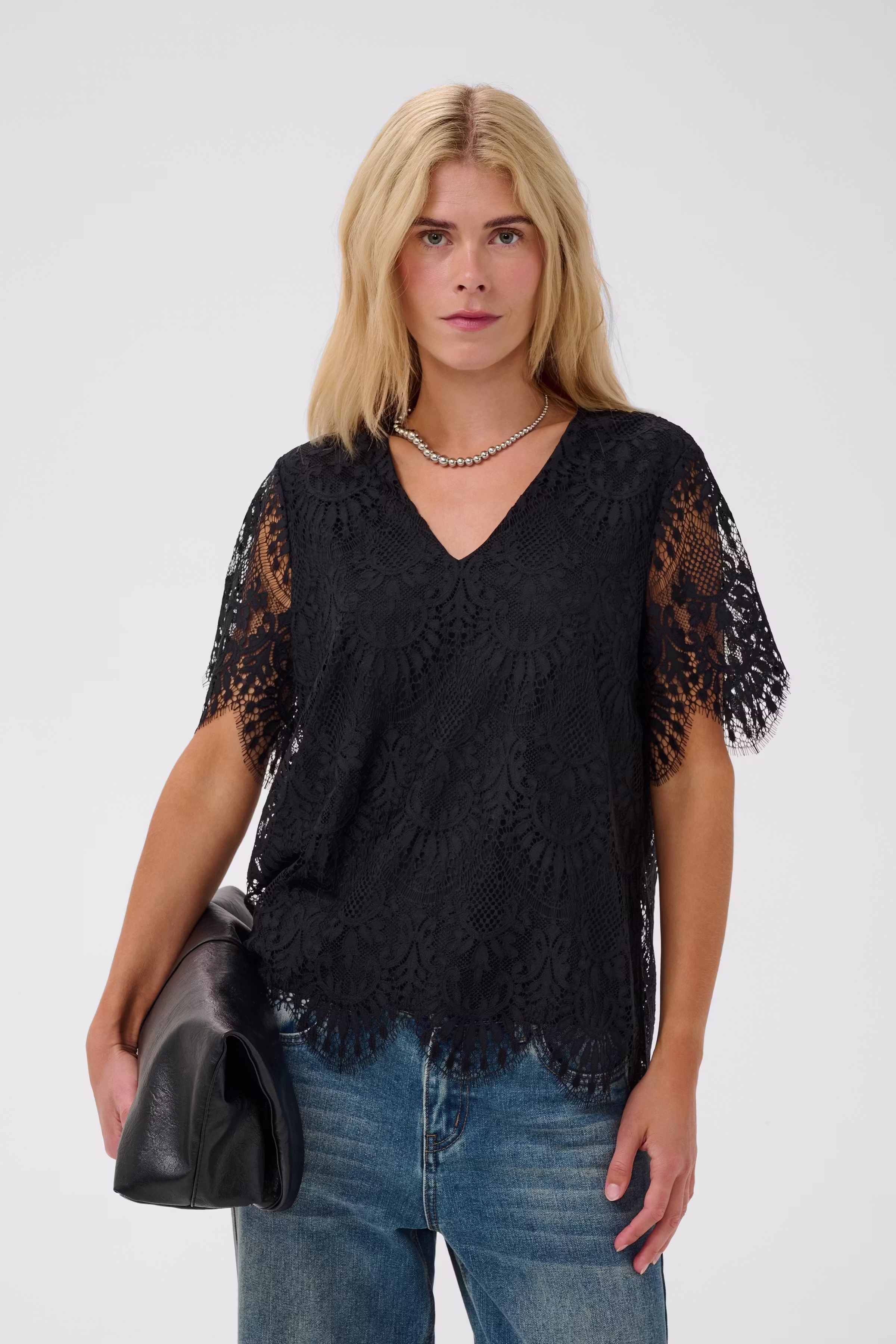CUbente Bluse LOOKBOOK FRONT 50113658-500012