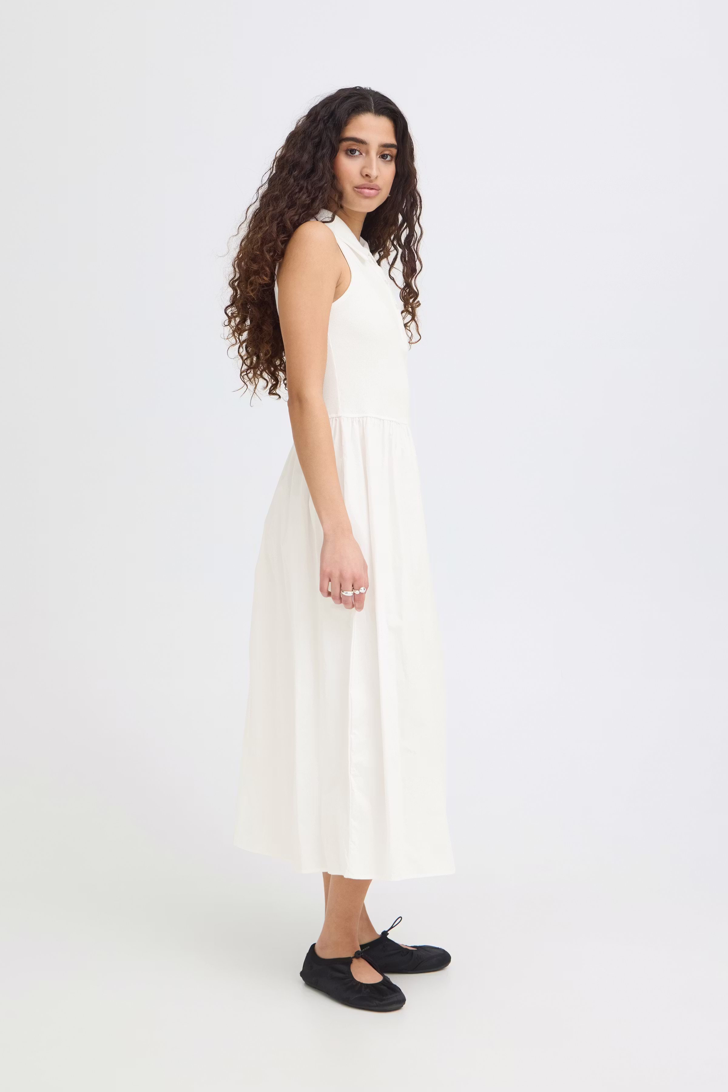 IHMONNA Robe LOOKBOOK FRONT 20125924-114201