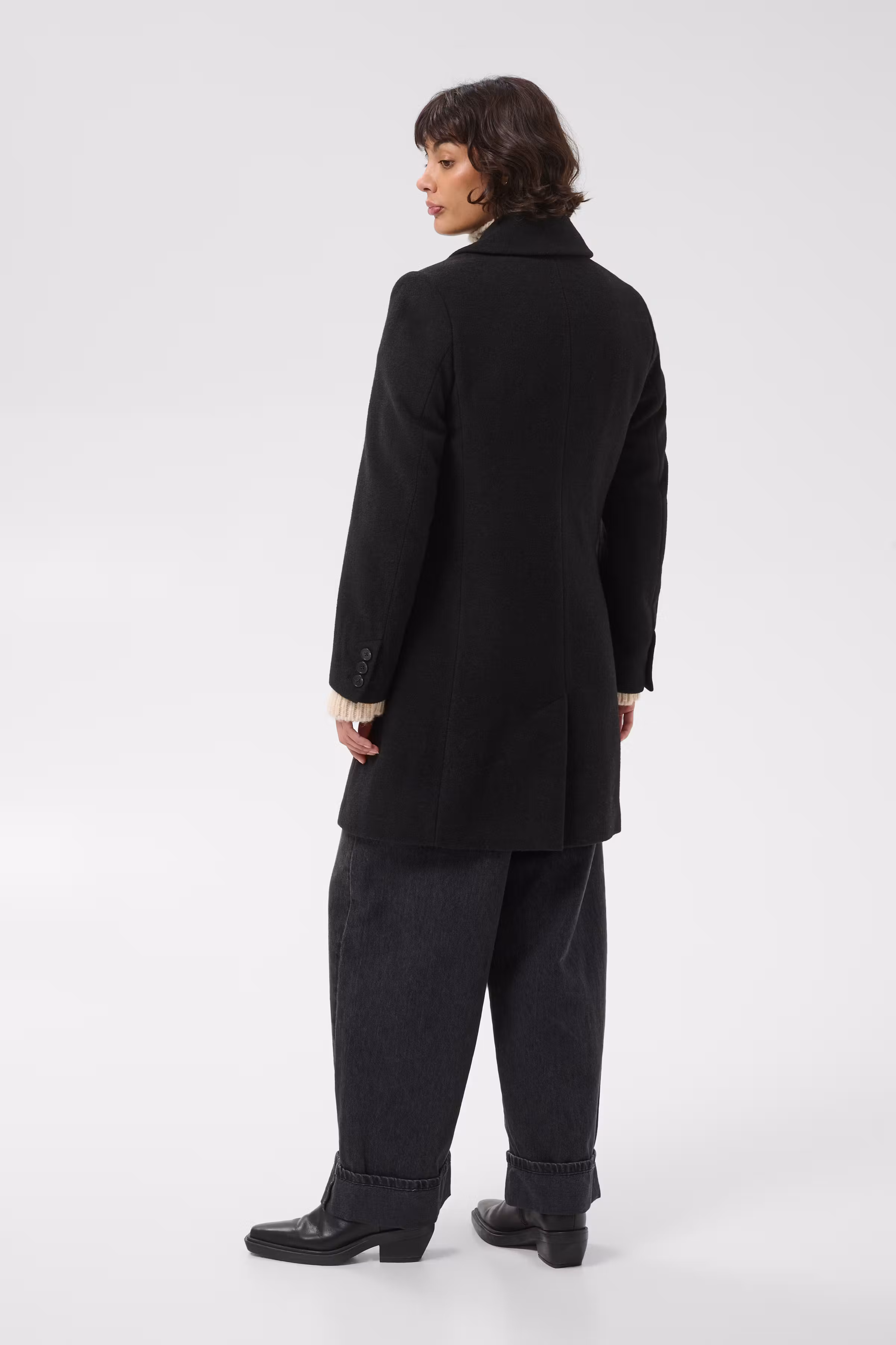 CecilPW Mantel LOOKBOOK BACK 30310638-194008