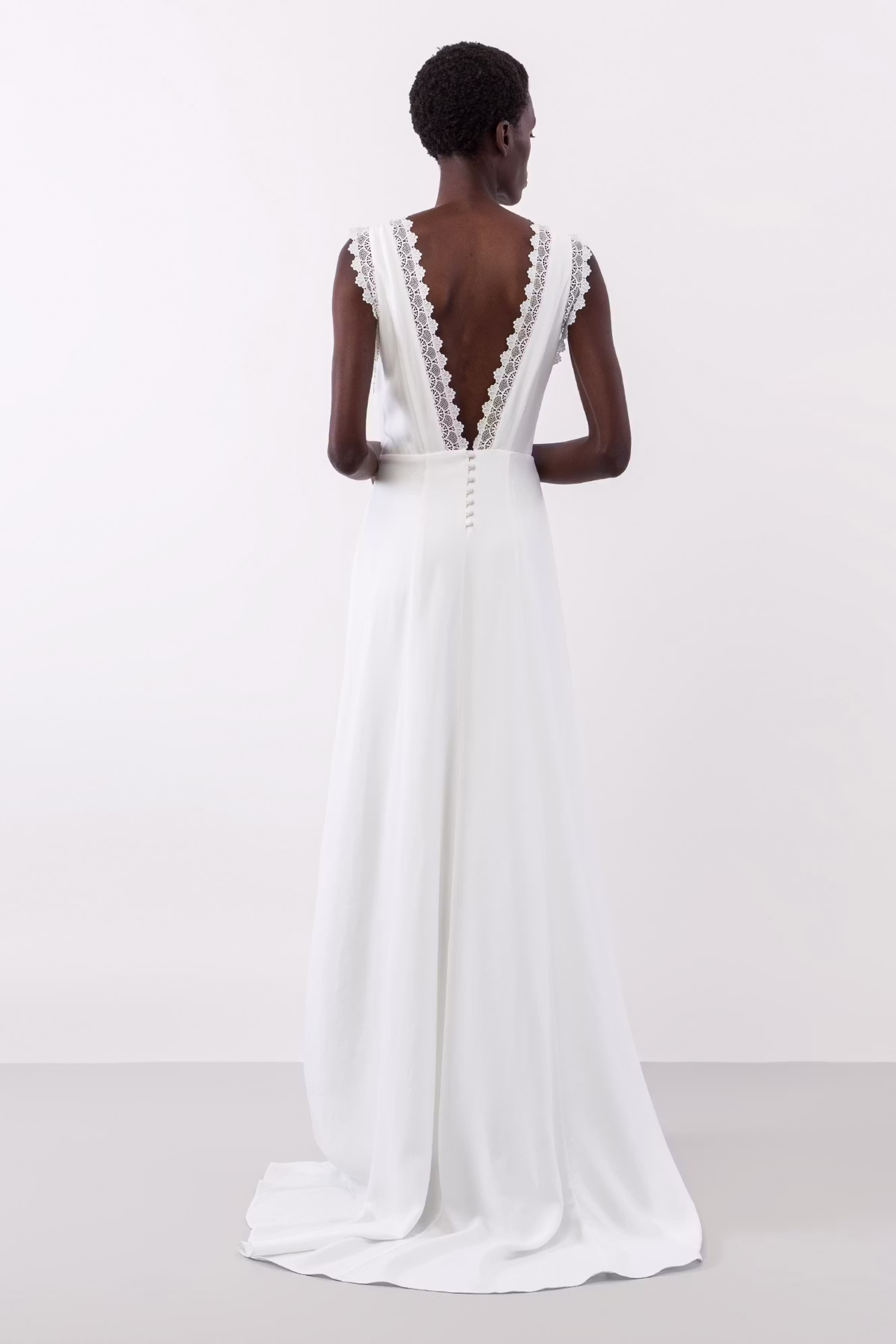 IOMay Kleid LOOKBOOK BACK 30600254-WH010