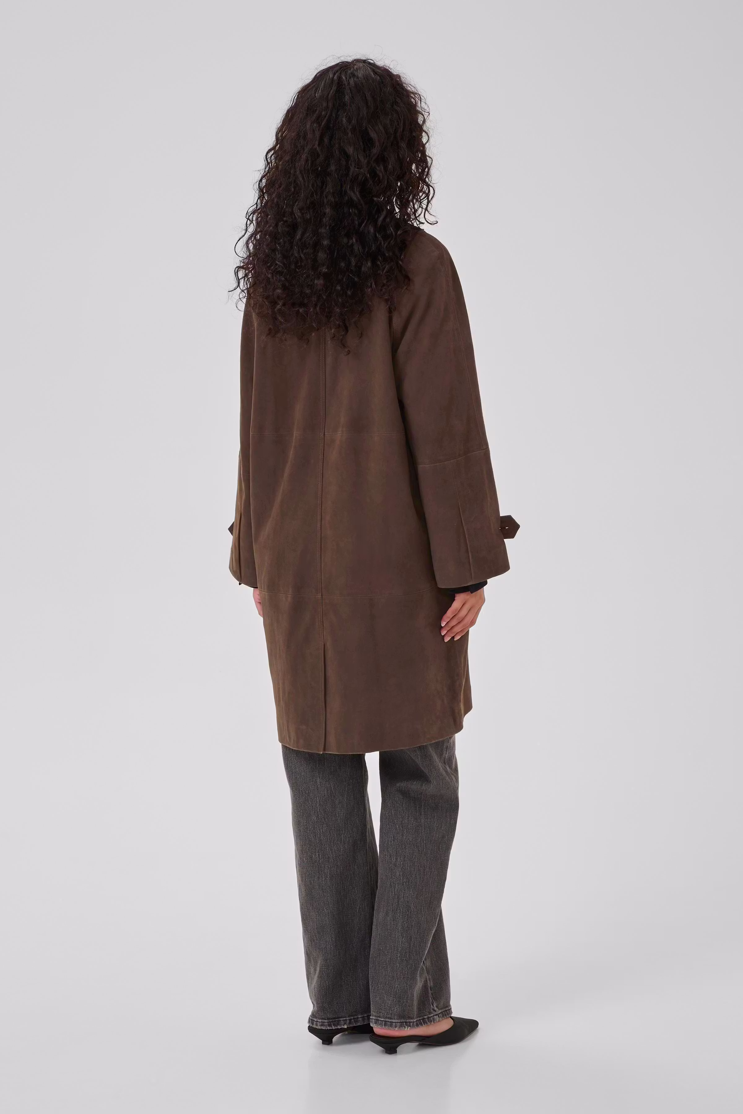 TaraMW Suede coat LOOKBOOK BACK 10705270-190840