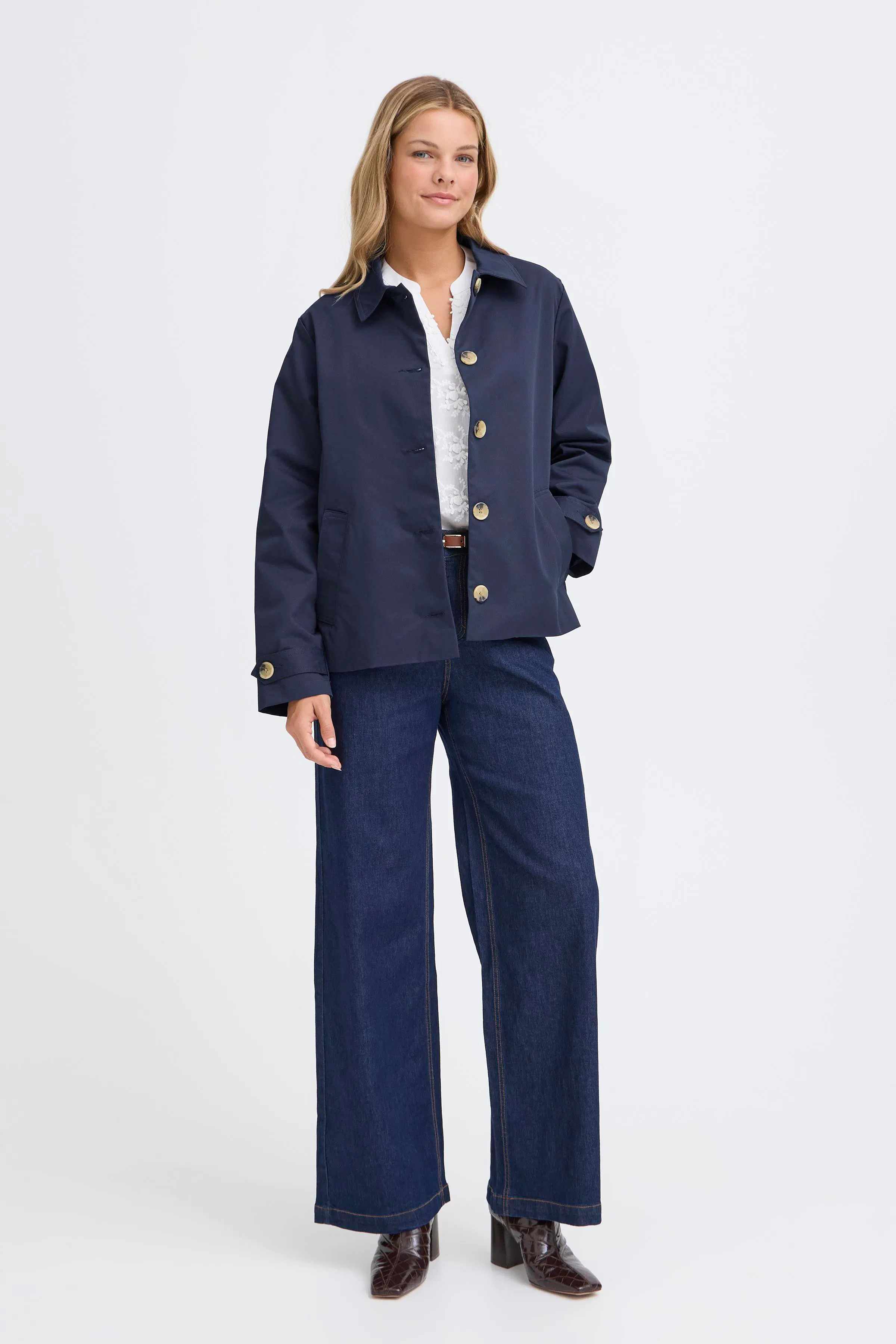 FRTRINA Yttertøy LOOKBOOK FRONT 20617527-193923