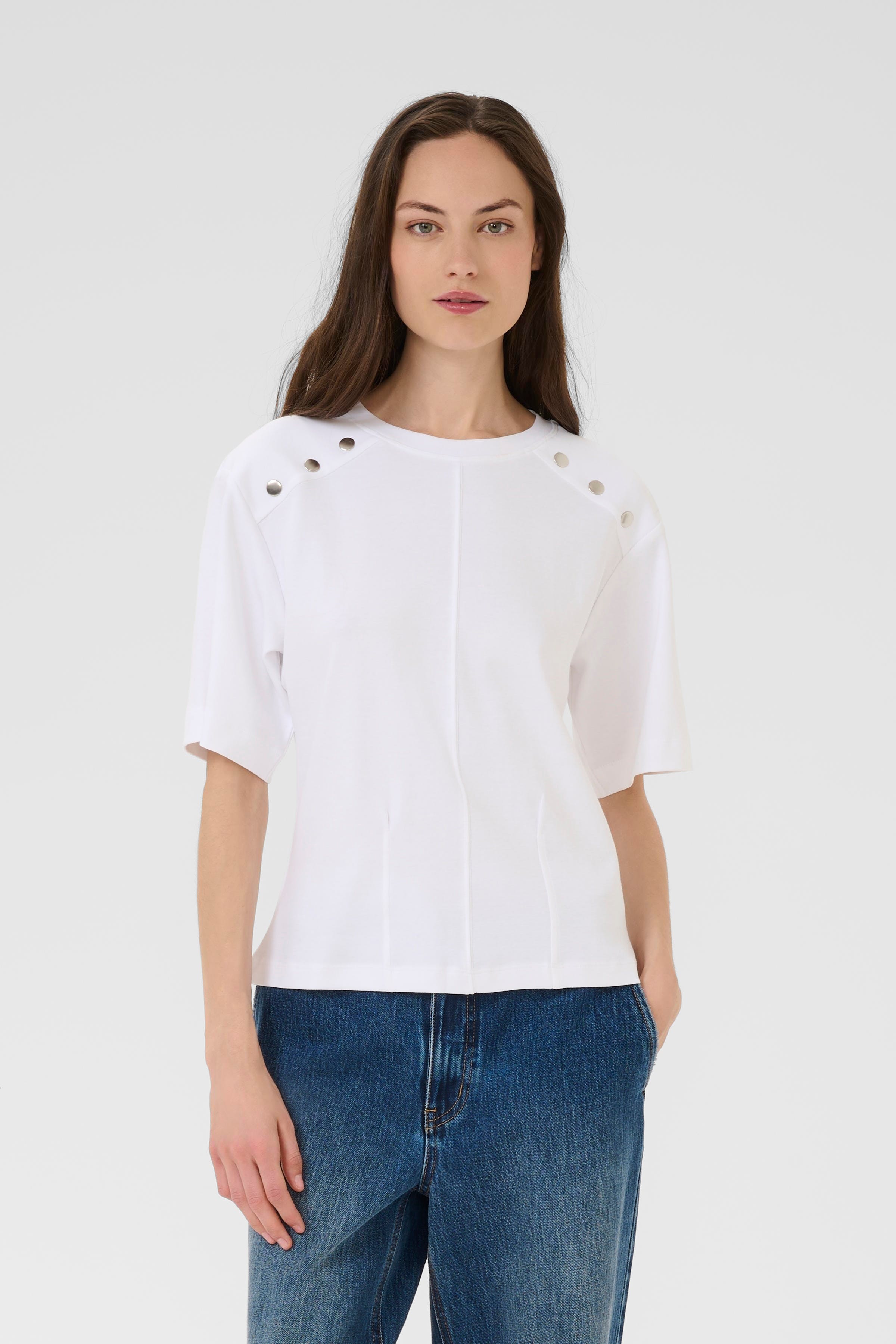 KBDella T-shirt LOOKBOOK FRONT 10105772-110601