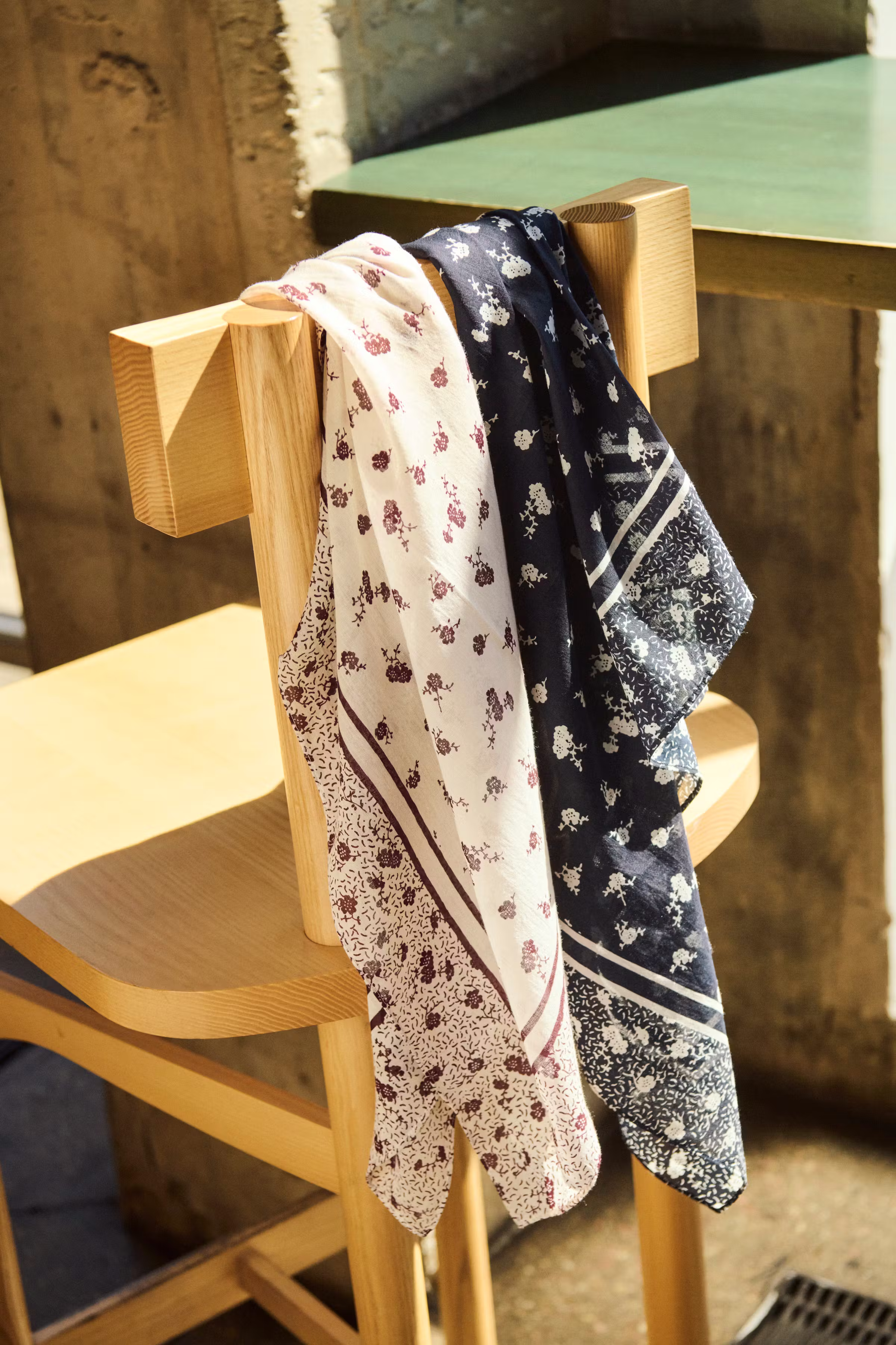 PhiPW Tuch LOCATION NONE 30309304-304546