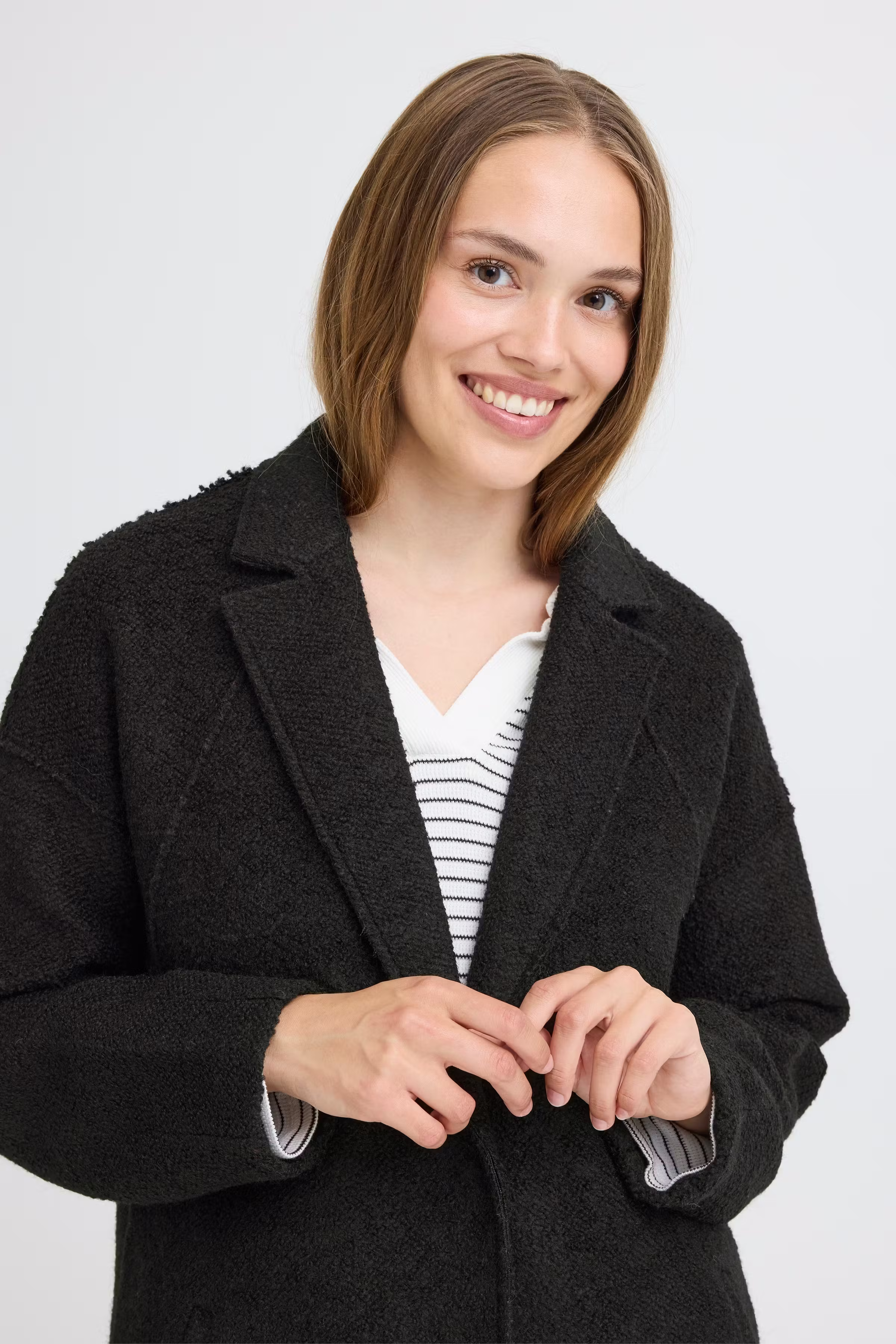 PZLULA Mantel LOOKBOOK DETAIL 50209165-193911