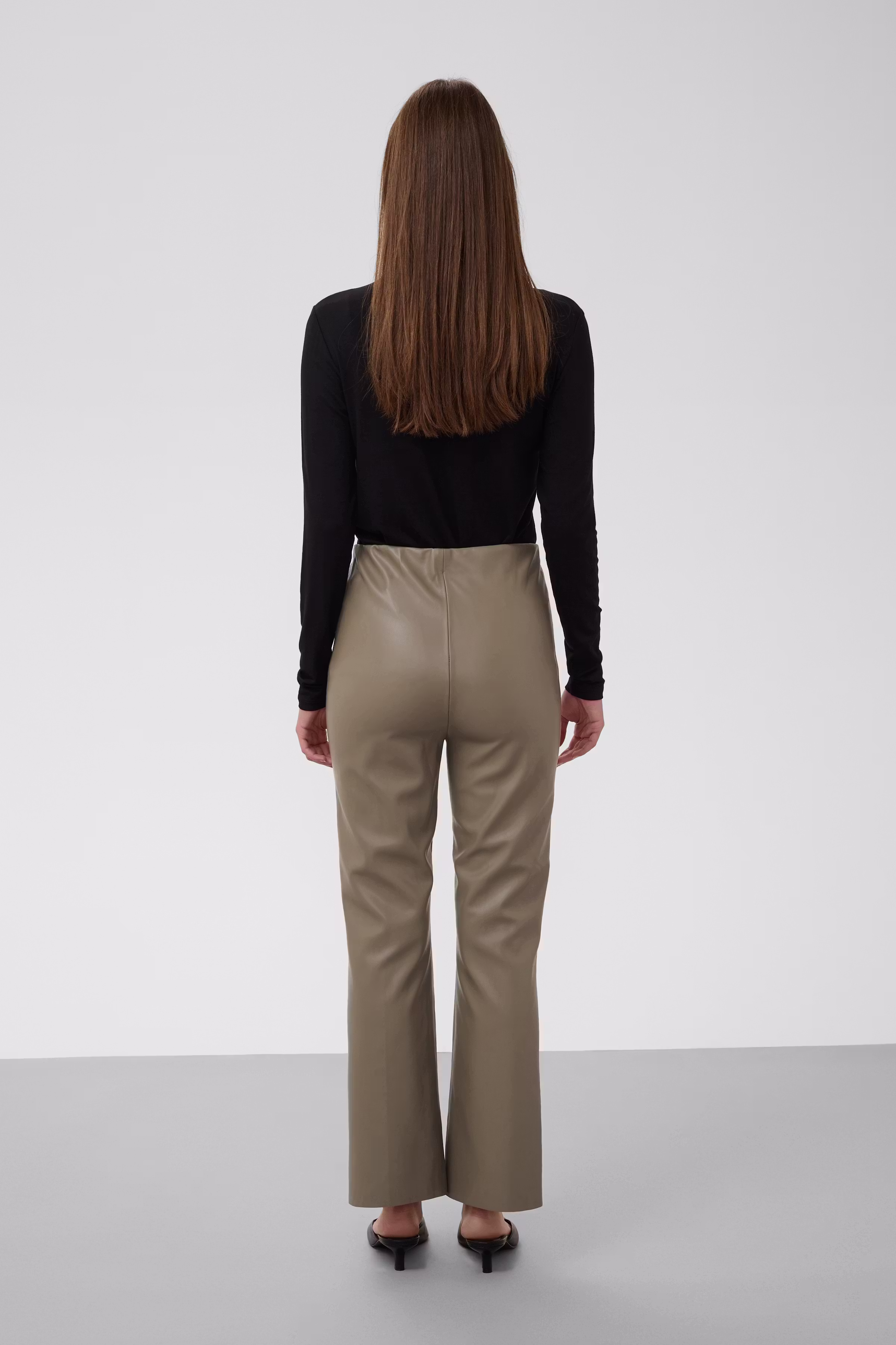 SLKaylee Bukser LOOKBOOK BACK 30404598-47036