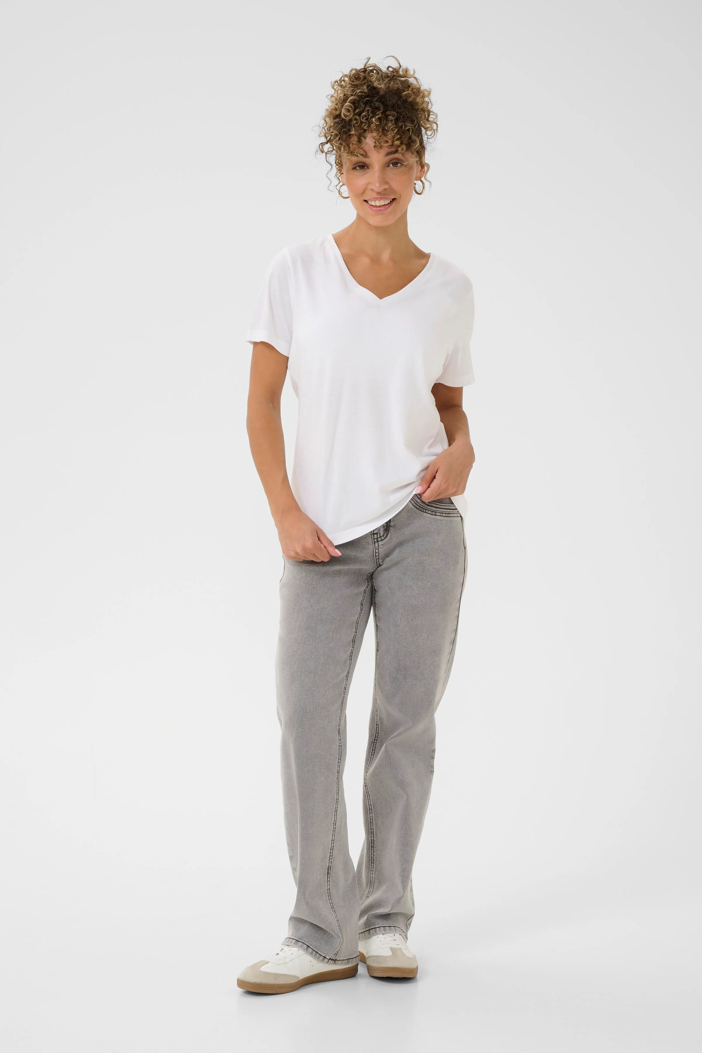 CRnaia v-neck T-shirt

 LOOKBOOK FRONT 10604508-60034